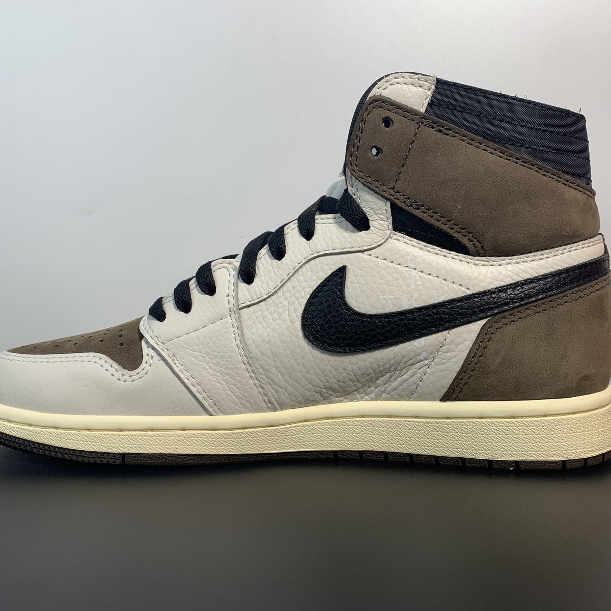 Nike Travis Scott x Air Jordan 1 Retro High OG 'Mocha'
