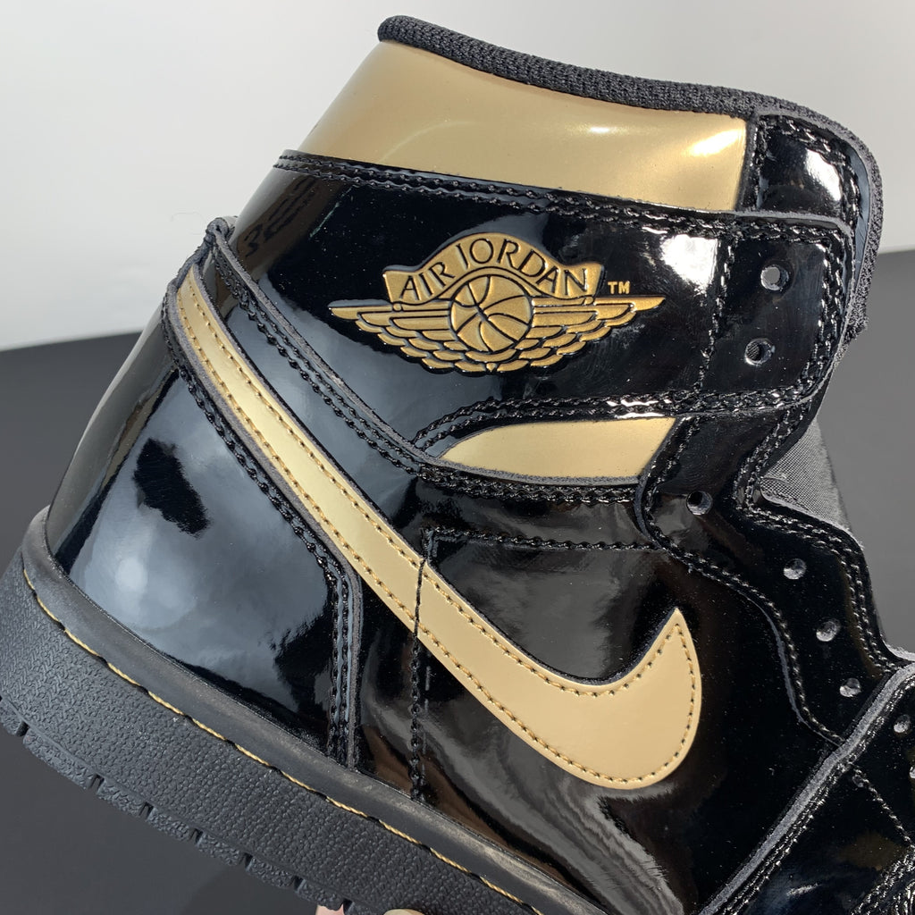 Nike Air Jordan 1 Retro High OG 'Black Metallic Gold'