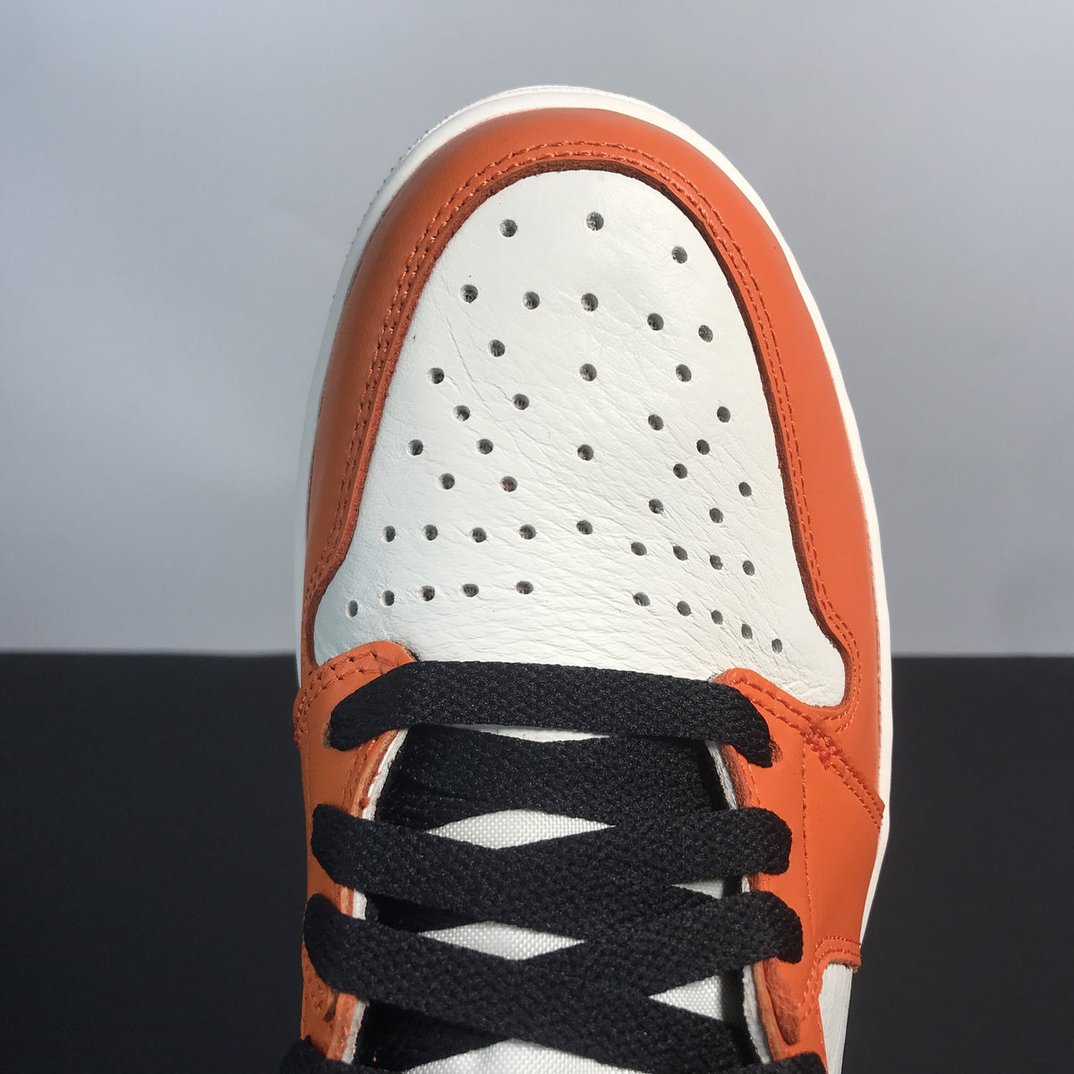 AIR JORDAN 1 “SHATTERED BACKBOARD AWAY”