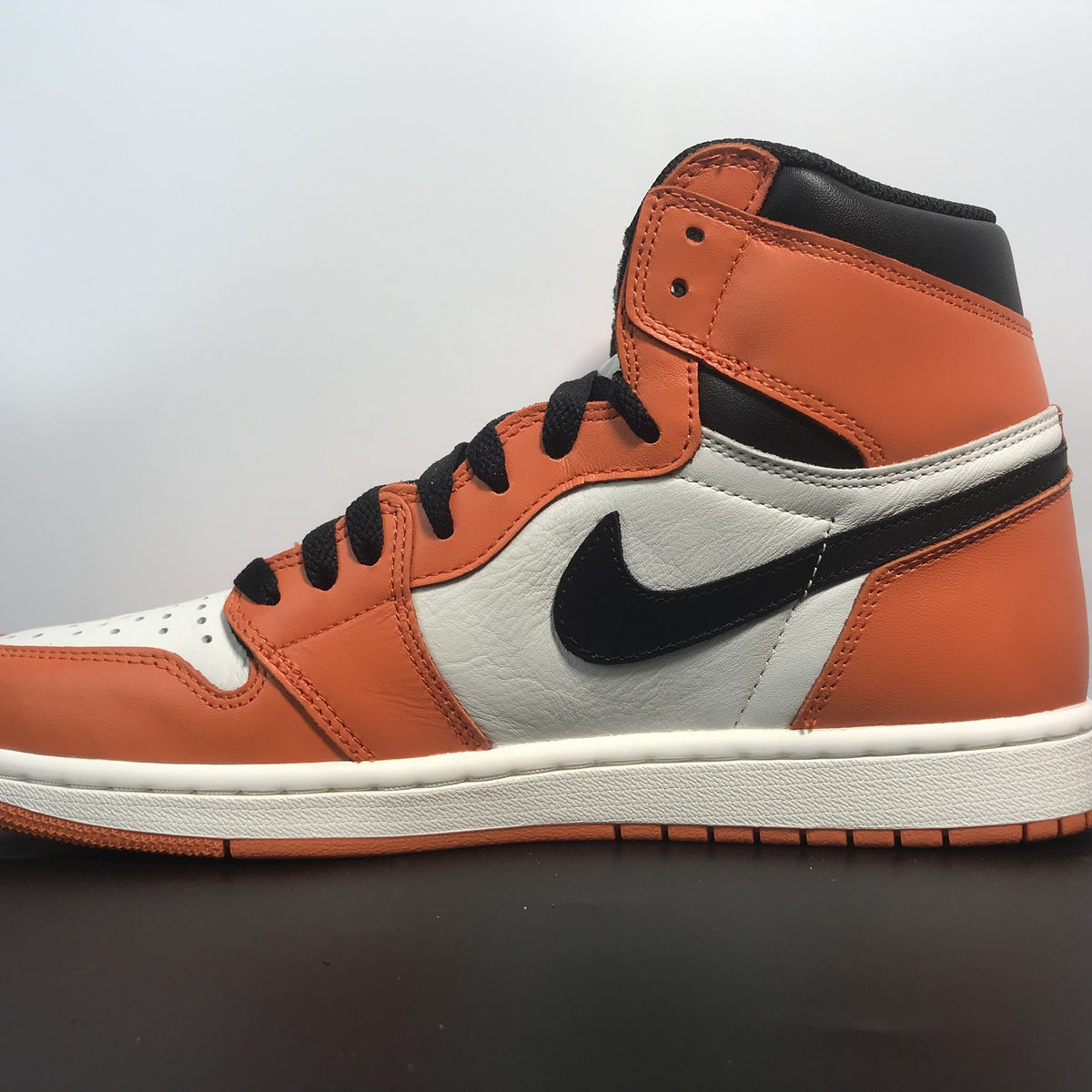 AIR JORDAN 1 “SHATTERED BACKBOARD AWAY”