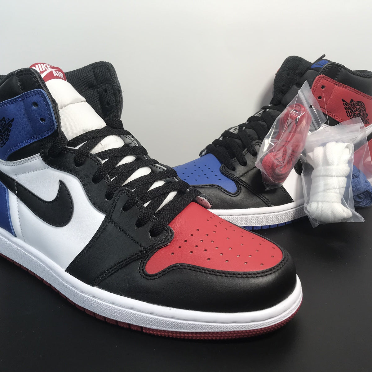 Nike Air Jordan 1 Retro High OG 'Top 3'