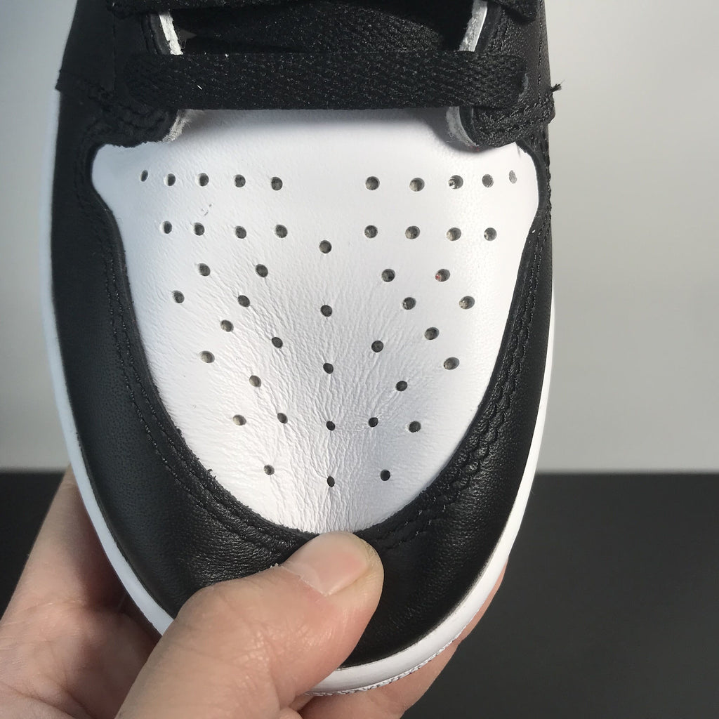 Giày Nike Air Jordan 1 Retro 'Black Toe'