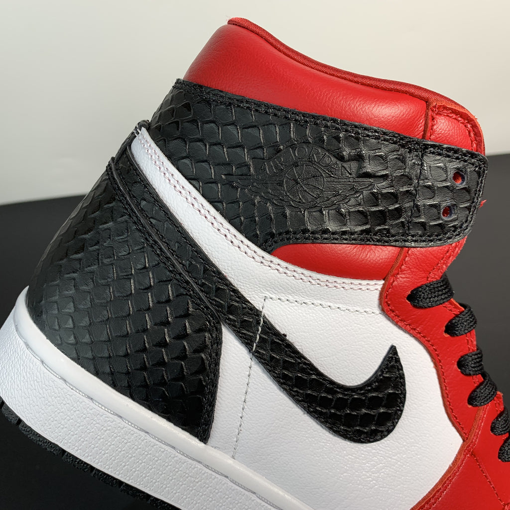 Air Jordan 1 Retro High OG-Satin Snake-