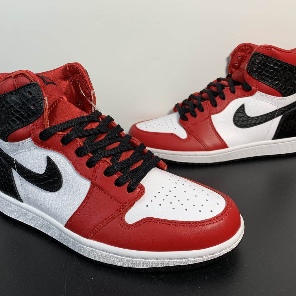 Air Jordan 1 Retro High OG-Satin Snake-