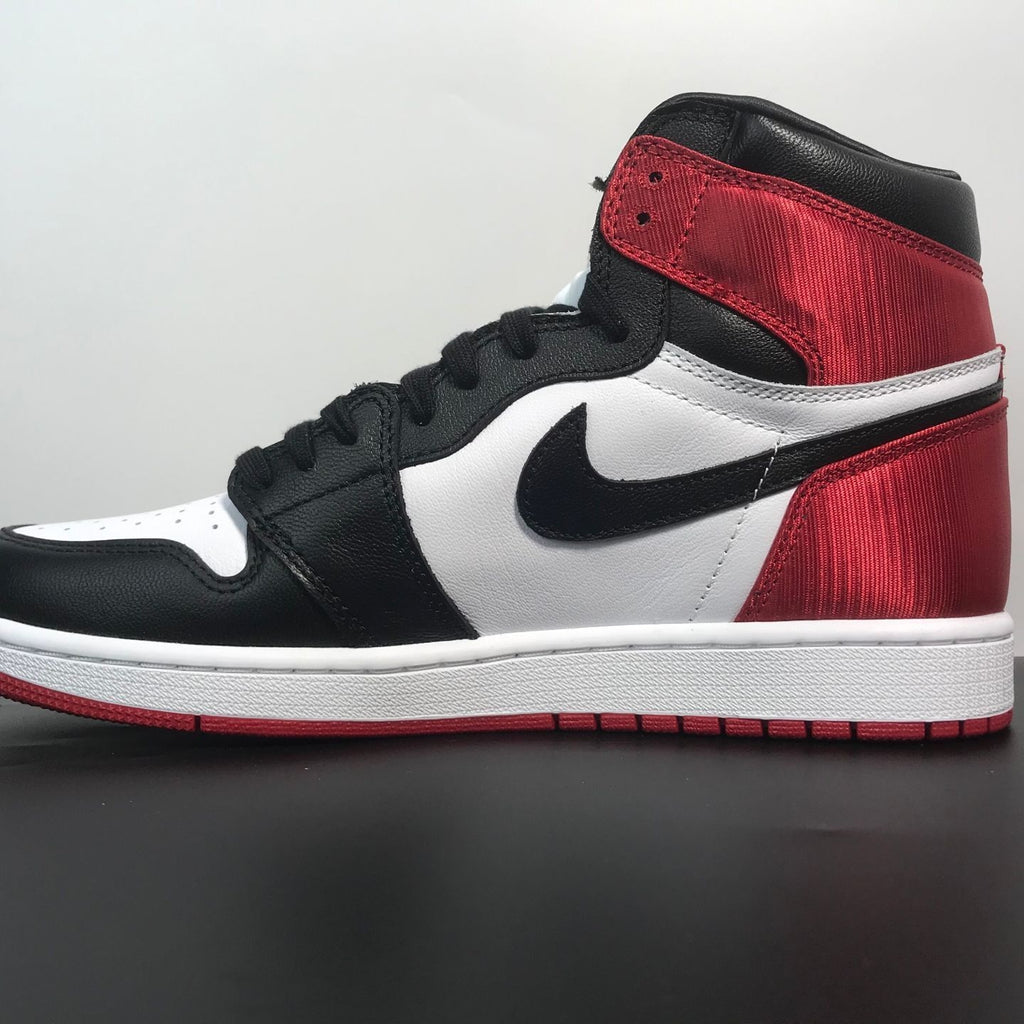 Air Jordan AJ1 Satin WMNS“Black Toe”