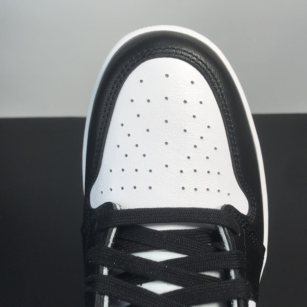 Air Jordan AJ1 Satin WMNS“Black Toe”
