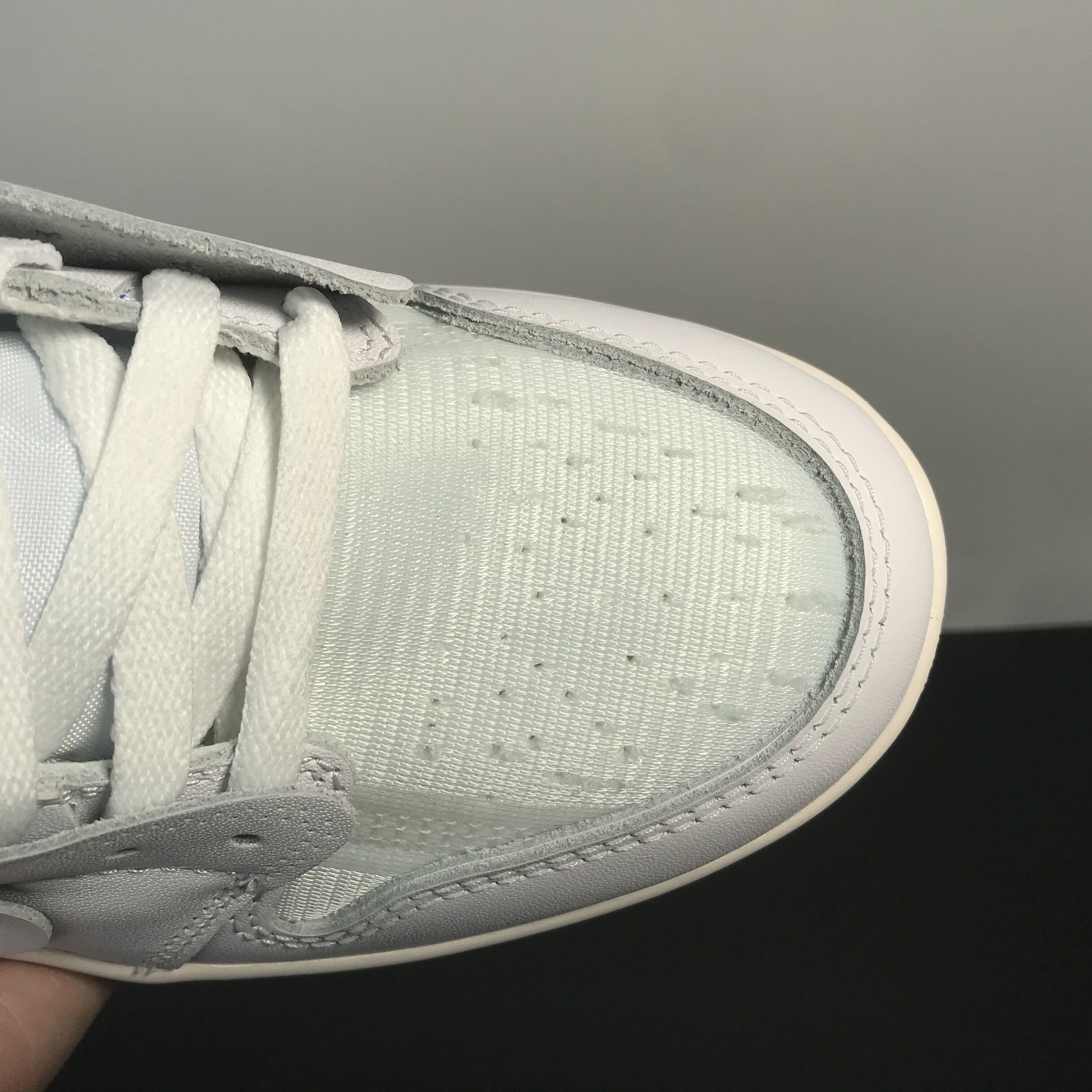 Nike Air Jordan 1 Retro High x Off-White White