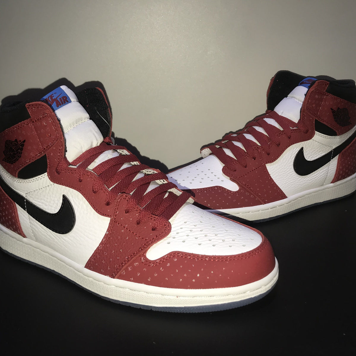 Nike Air Jordan 1 Retro High OG 'Spider-Man Origin Story'