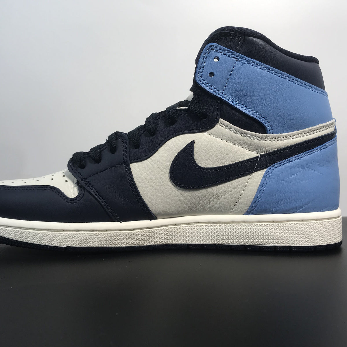 Nike Air Jordan 1 Retro High OG 'Obsidian'