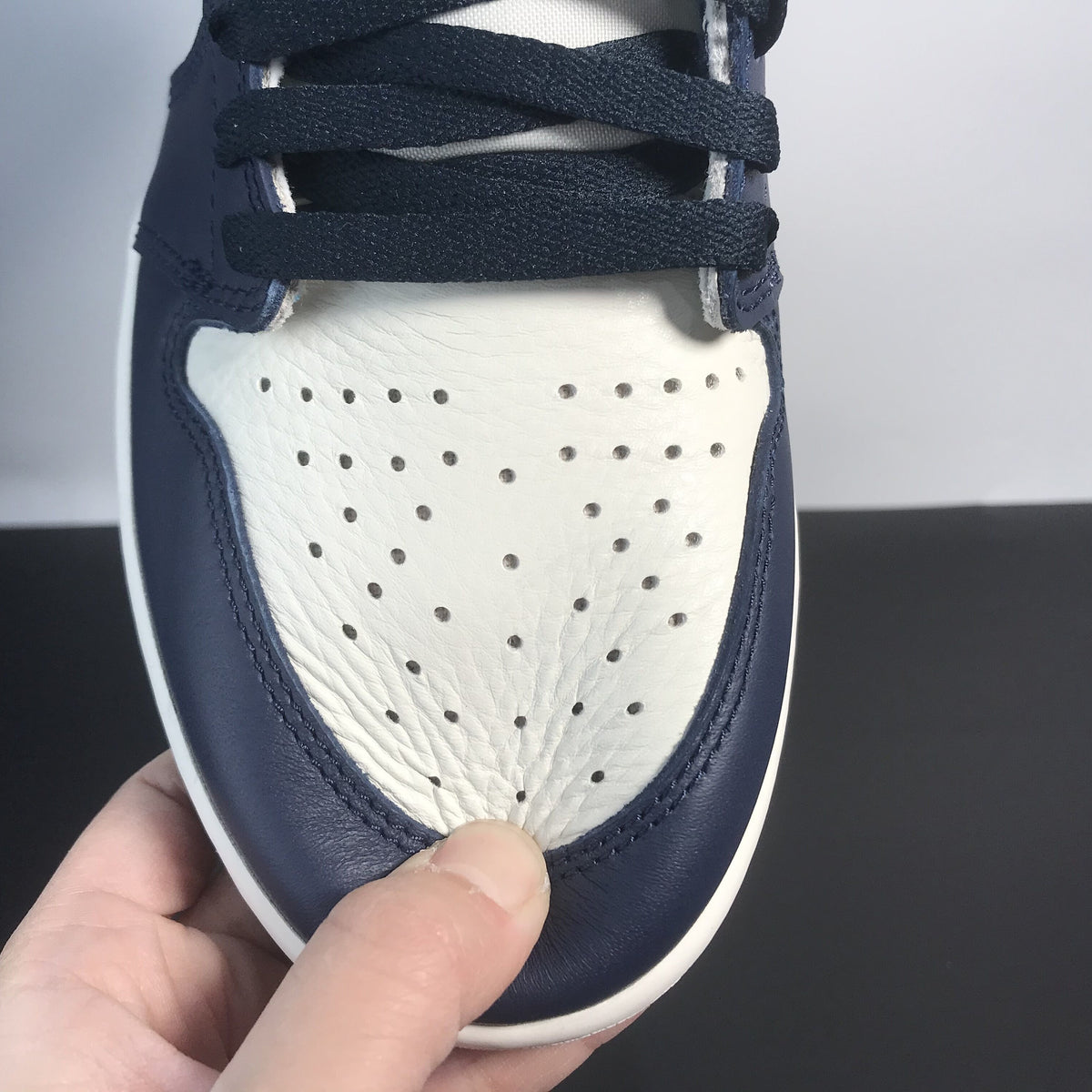 Nike Air Jordan 1 Retro High OG 'Obsidian'