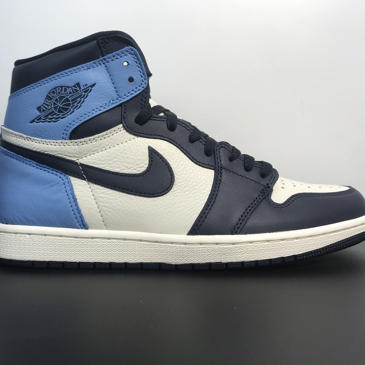 Nike Air Jordan 1 Retro High OG 'Obsidian'