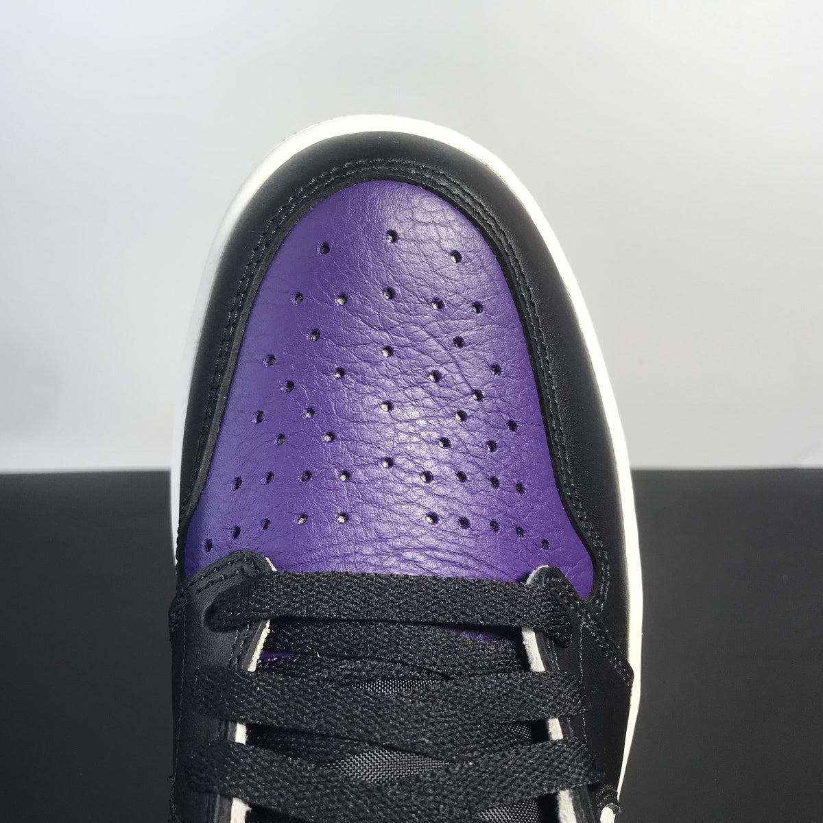 Air Jordan 1“Court Purple"