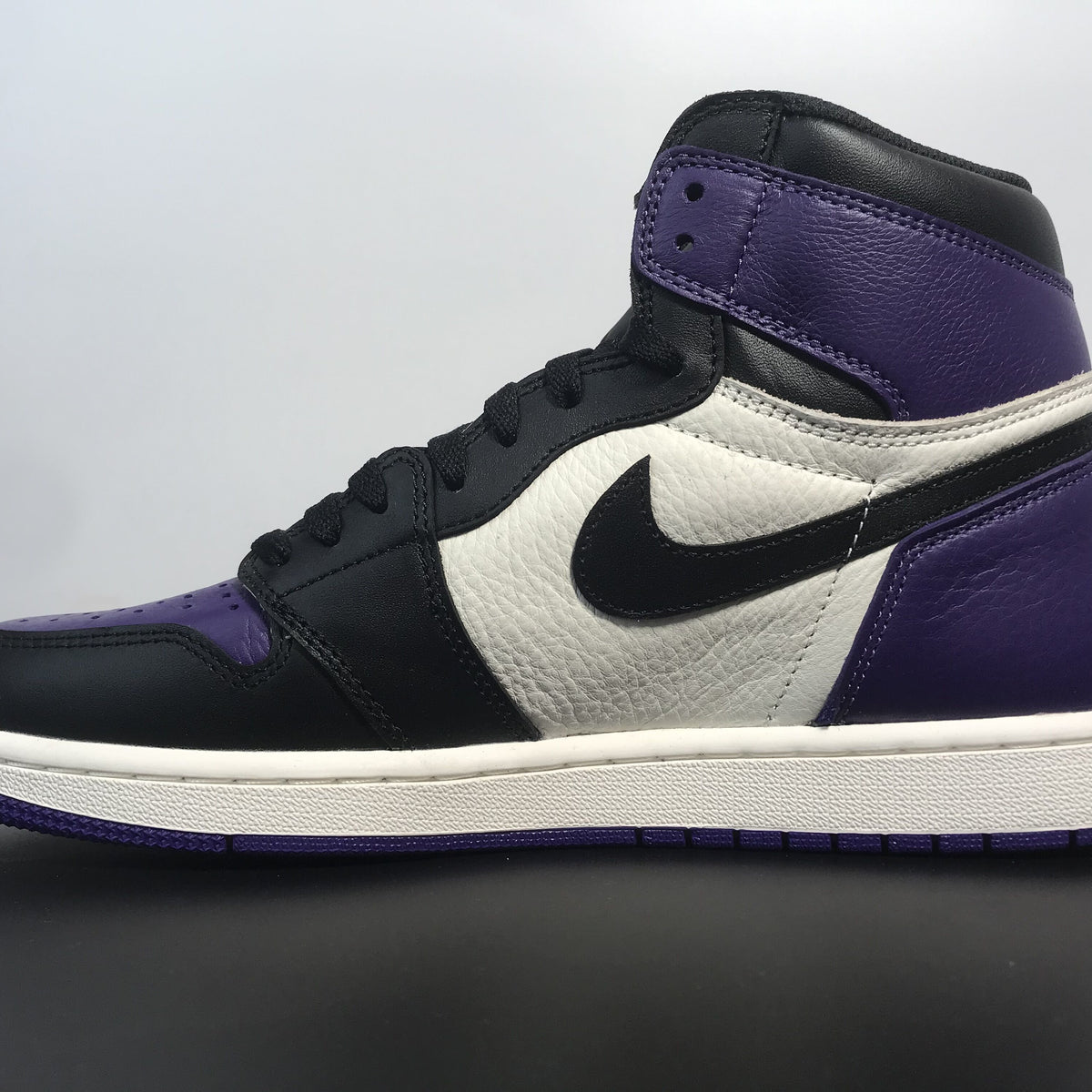 Air Jordan 1“Court Purple"