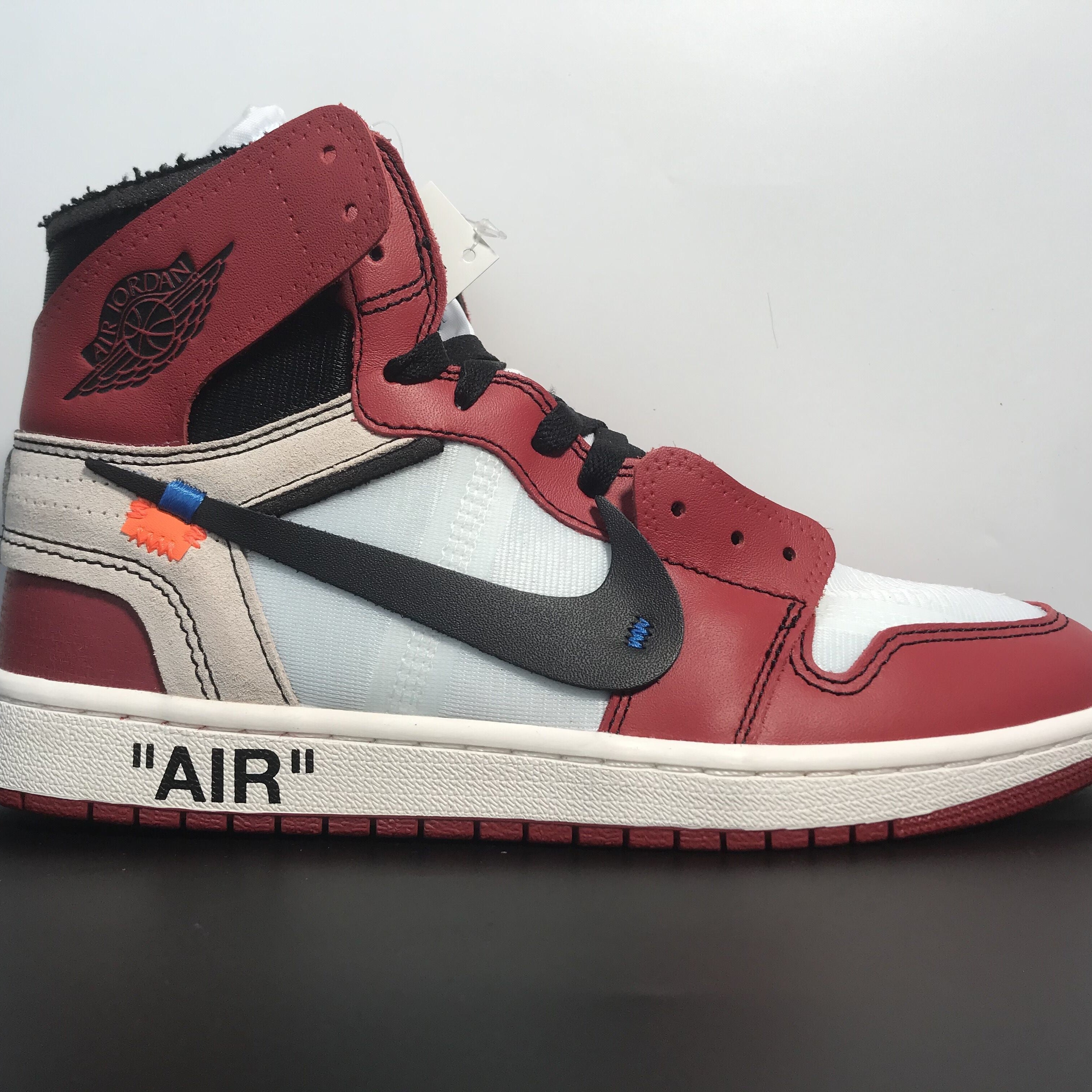 Off-White x Air Jordan 1 Retro High OG 'Chicago' 