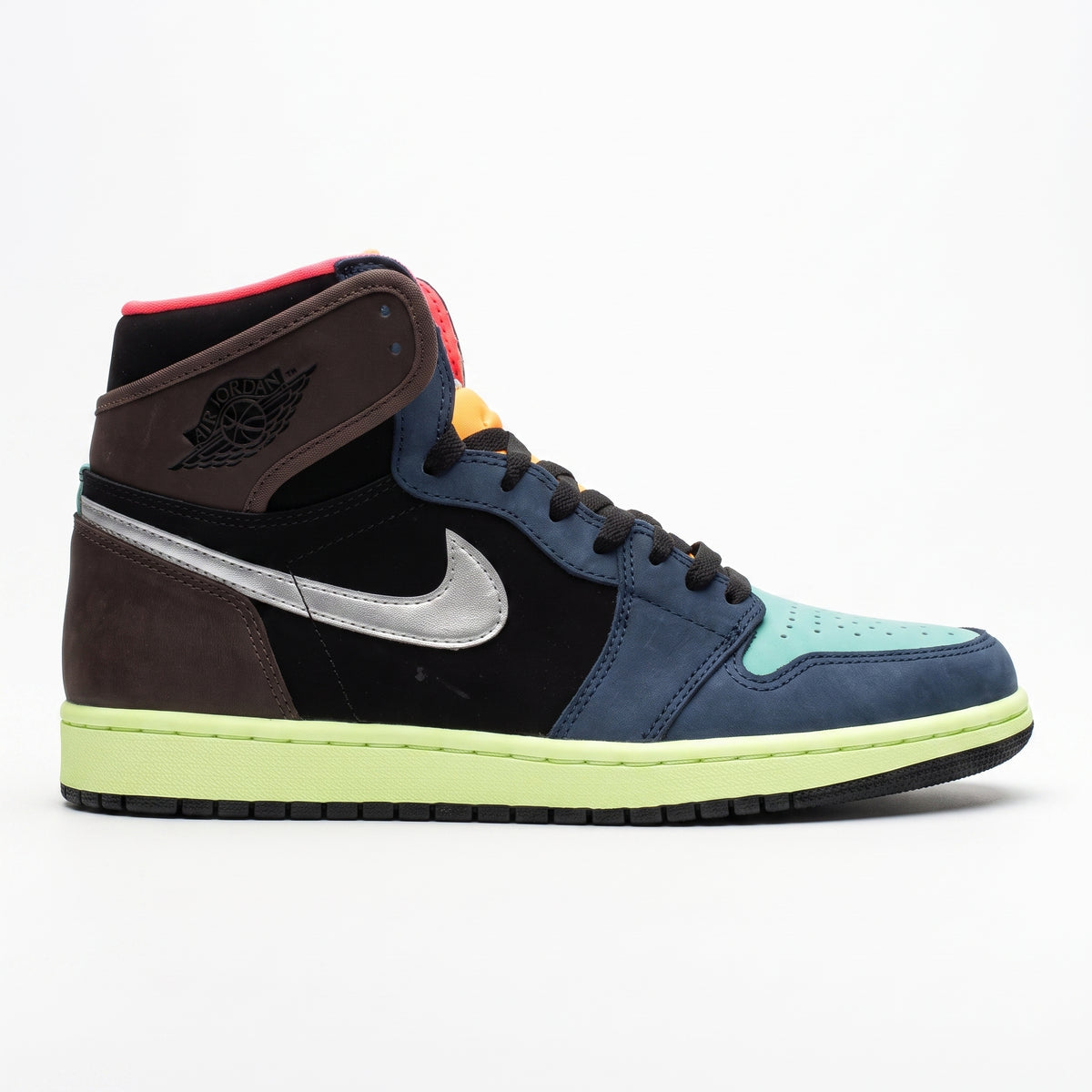On-Foot Look at the Air Jordan 1 Retro Hi OG “Bio Hack”