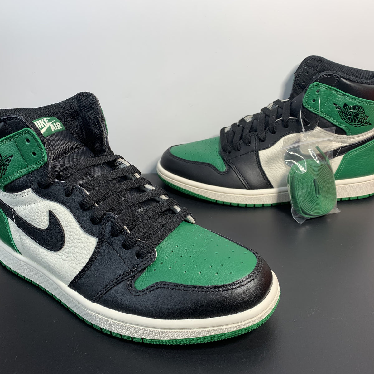 Air Jordan 1 “Pine Green”