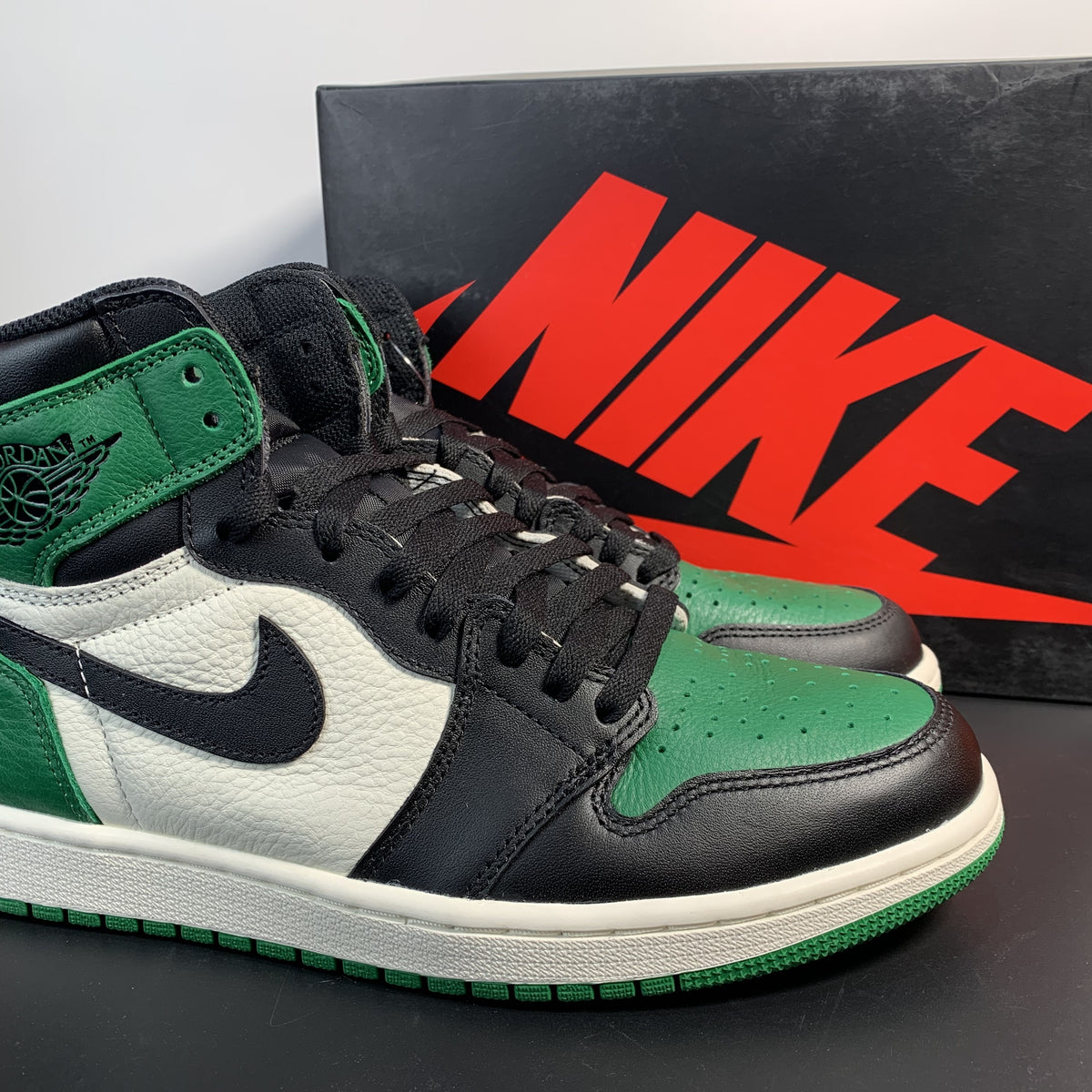 Air Jordan 1 “Pine Green”