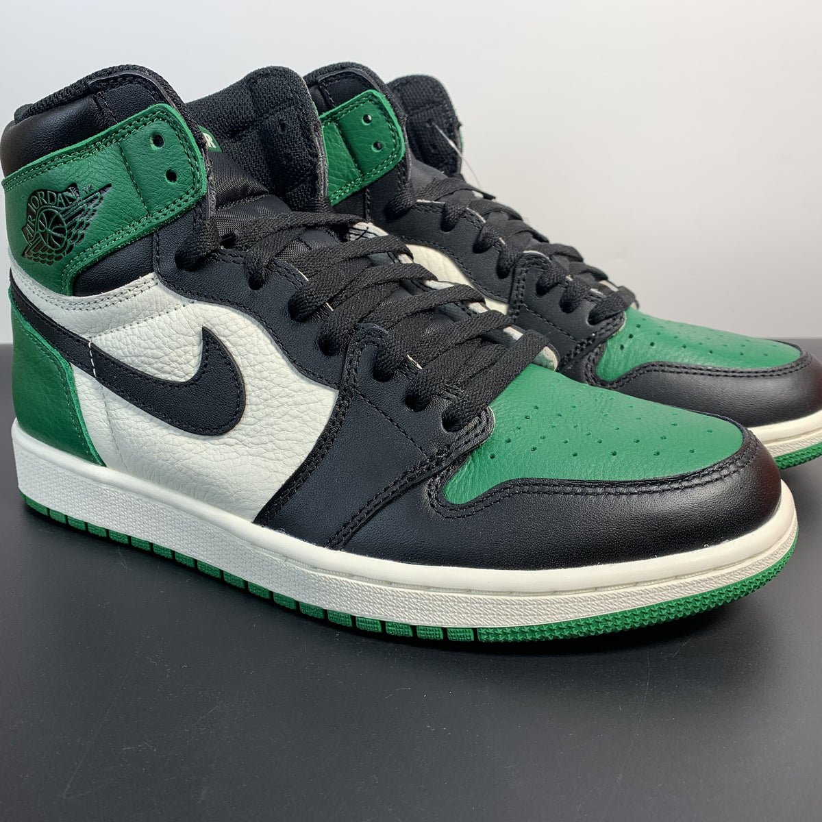 Air Jordan 1 “Pine Green”