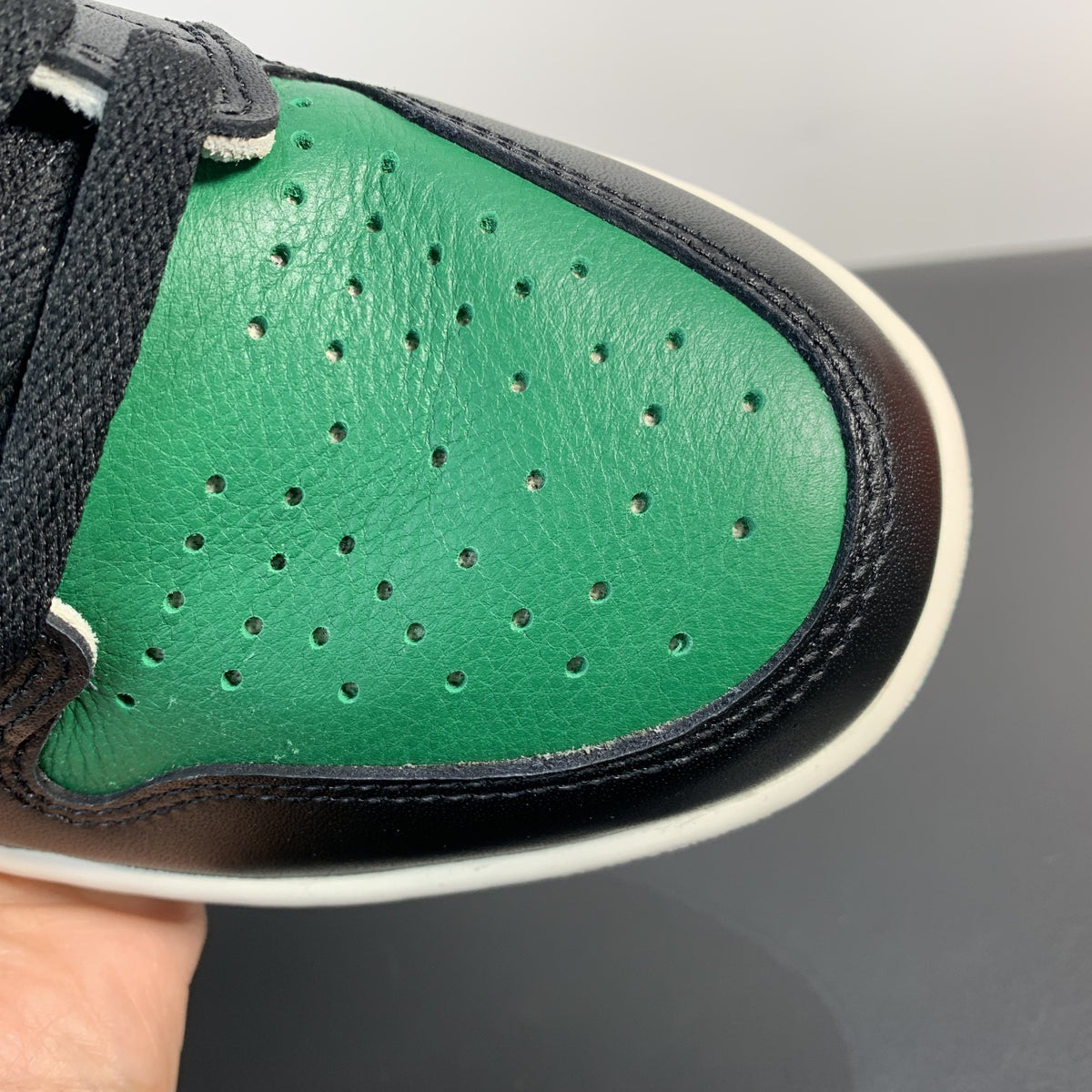 Air Jordan 1 “Pine Green”
