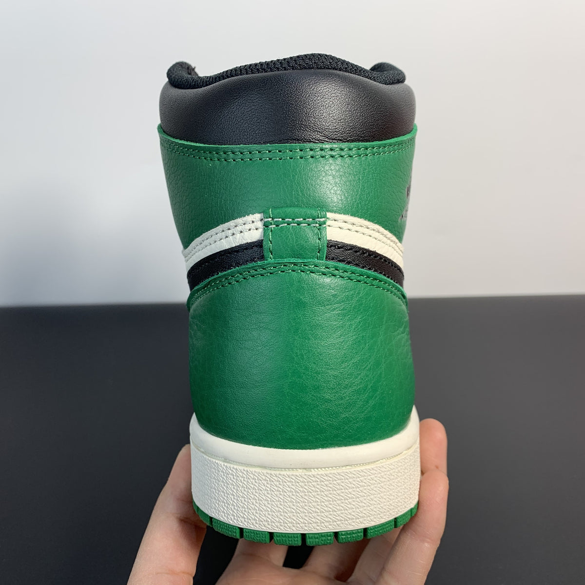 Air Jordan 1 “Pine Green”