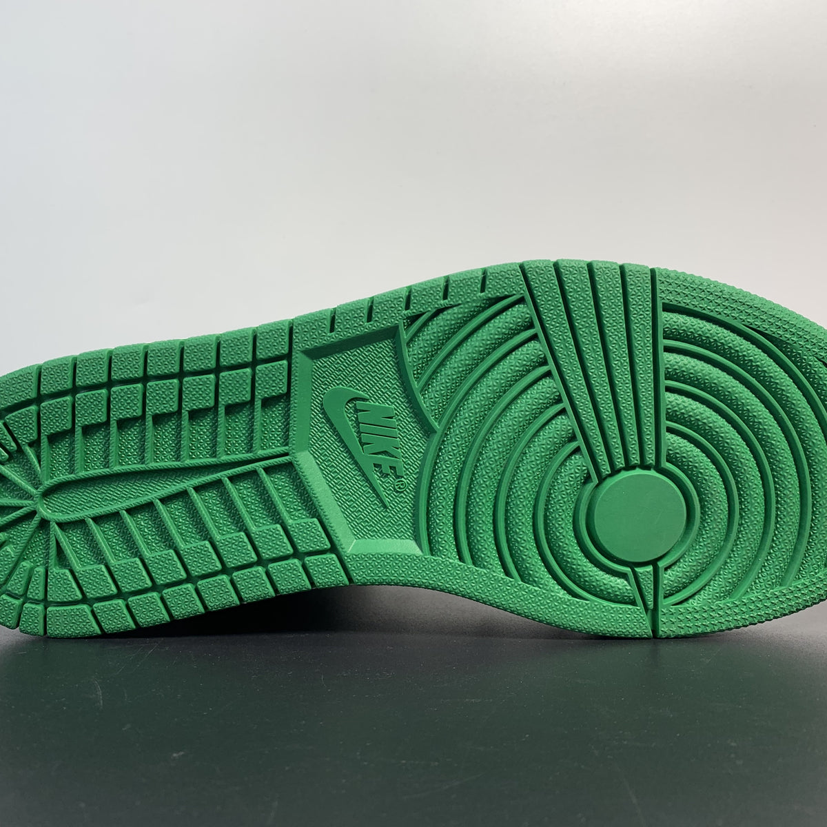 Air Jordan 1 “Pine Green”