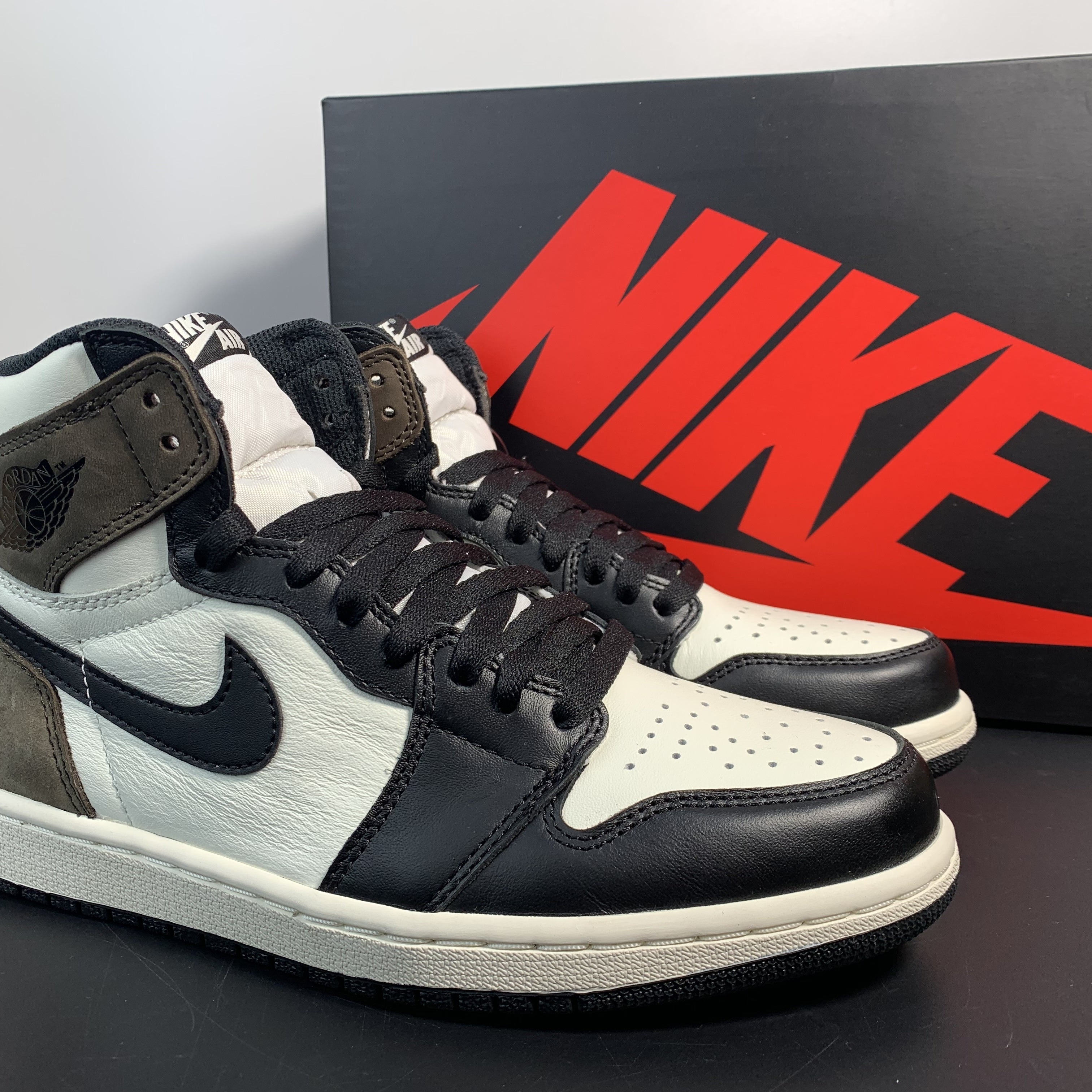 Air Jordan 1 High OG “Dark Mocha”