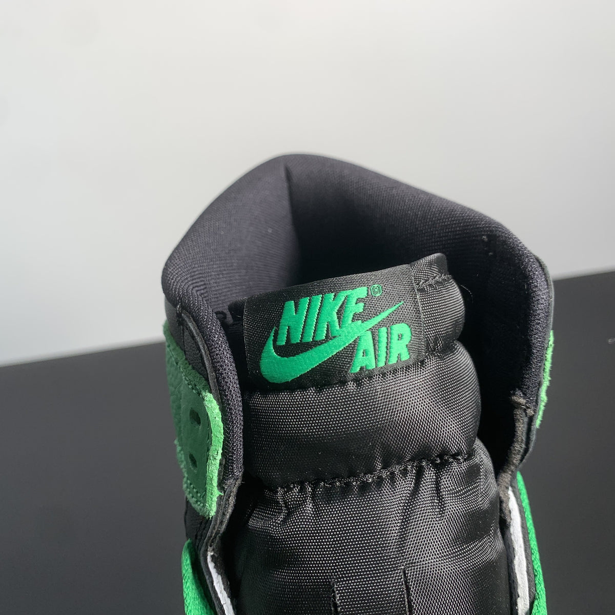 Air Jordan 1 High OG “Lucky Green”