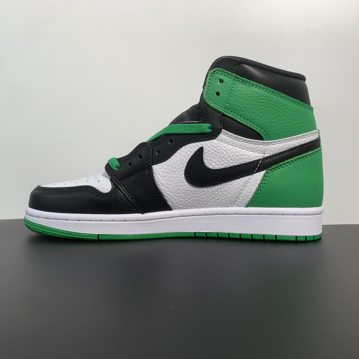 Air Jordan 1 High OG “Lucky Green”