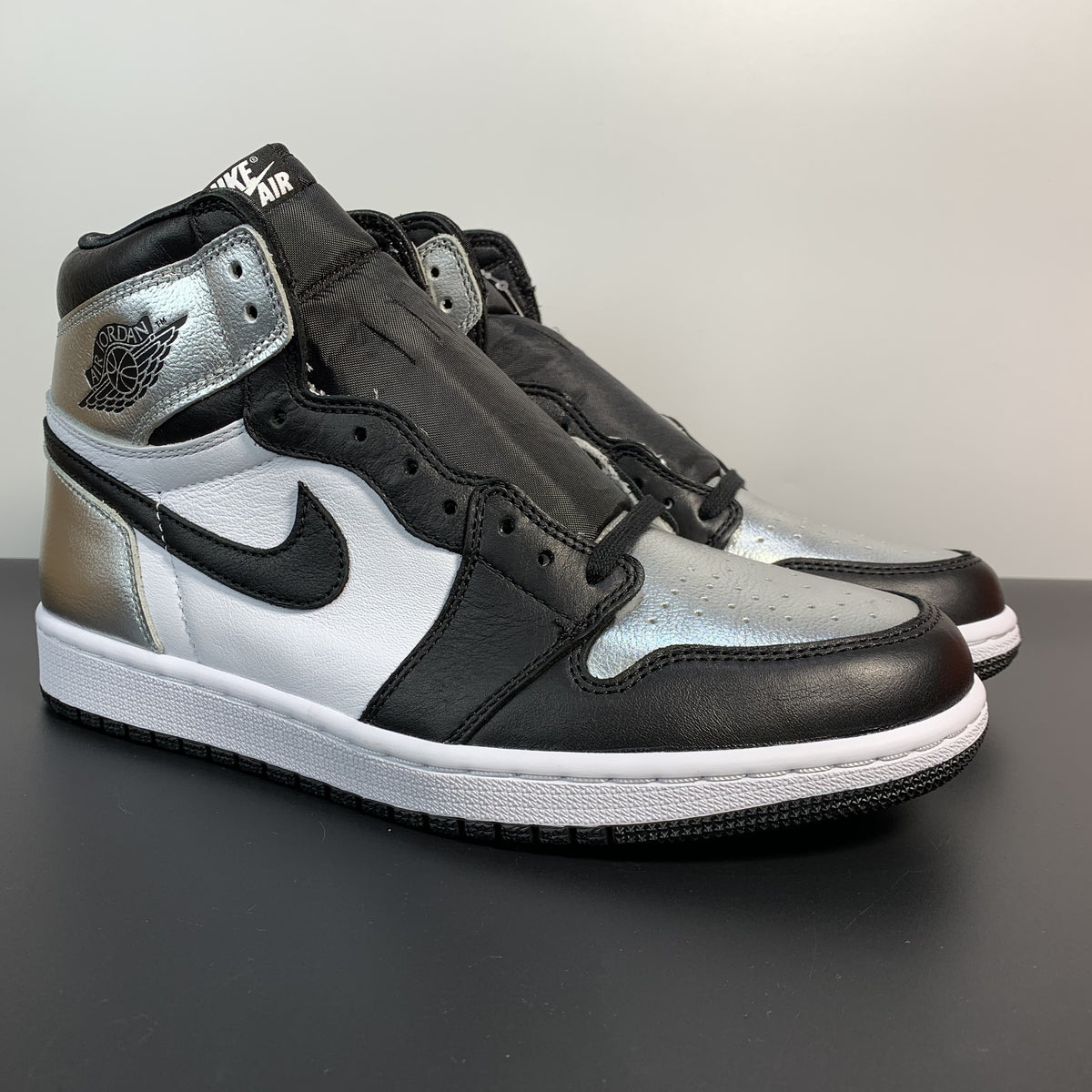 Air Jordan 1 High OG ”Silver Toe“