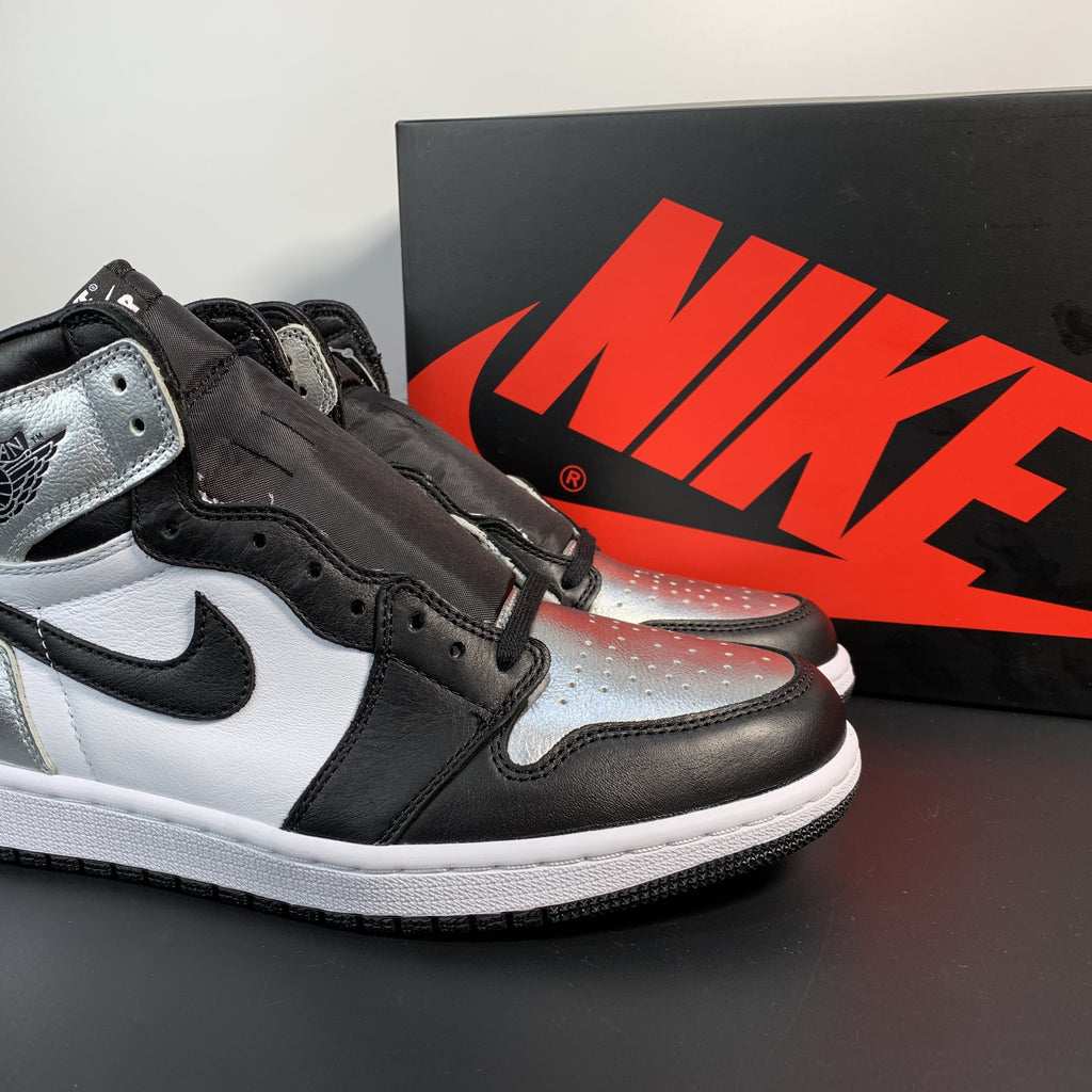 Air Jordan 1 High OG ”Silver Toe“