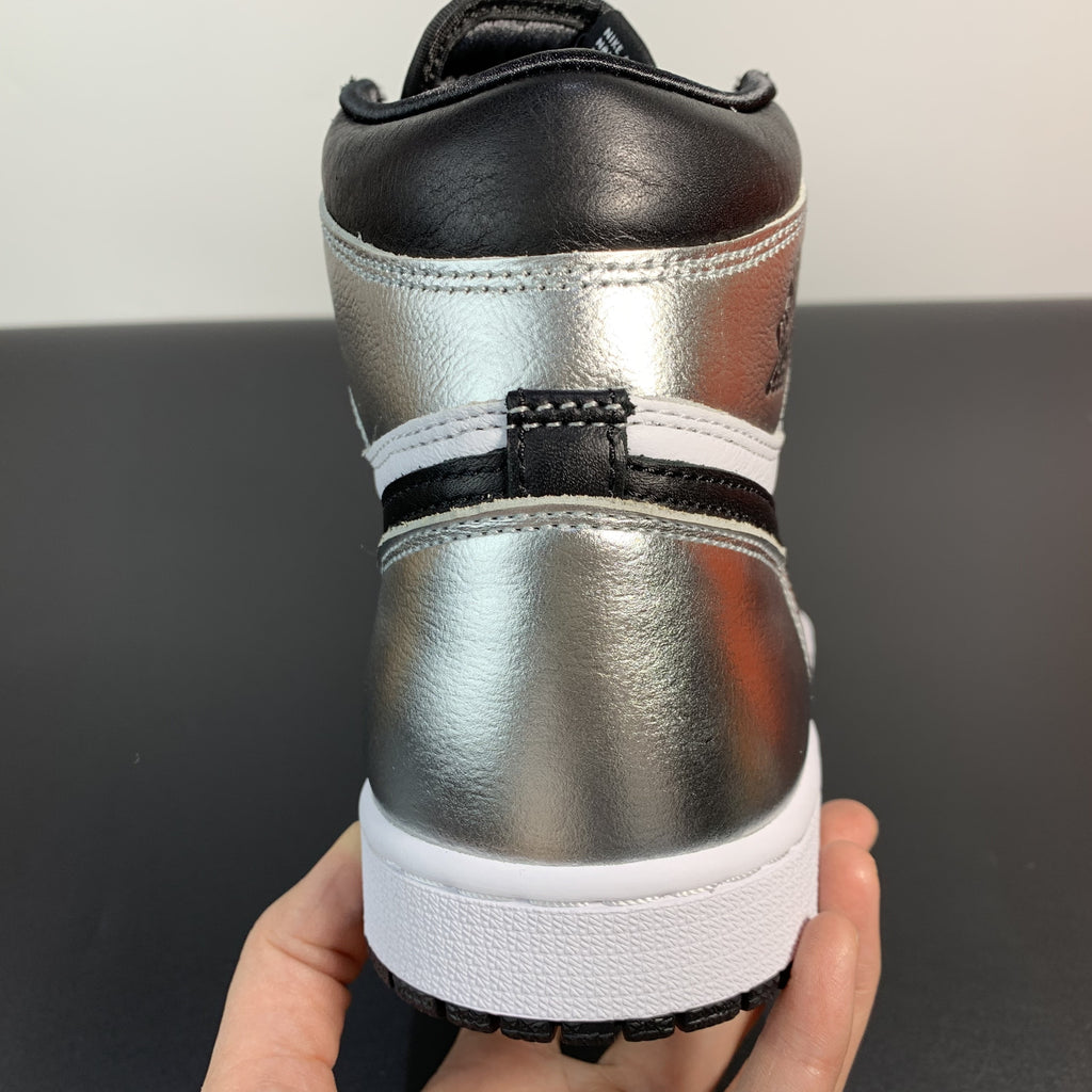 Air Jordan 1 High OG ”Silver Toe“