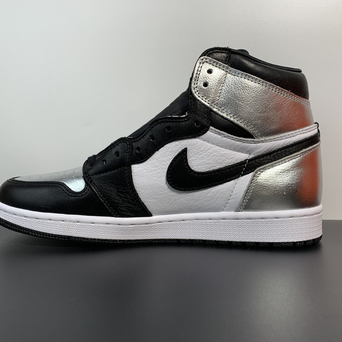 Air Jordan 1 High OG ”Silver Toe“