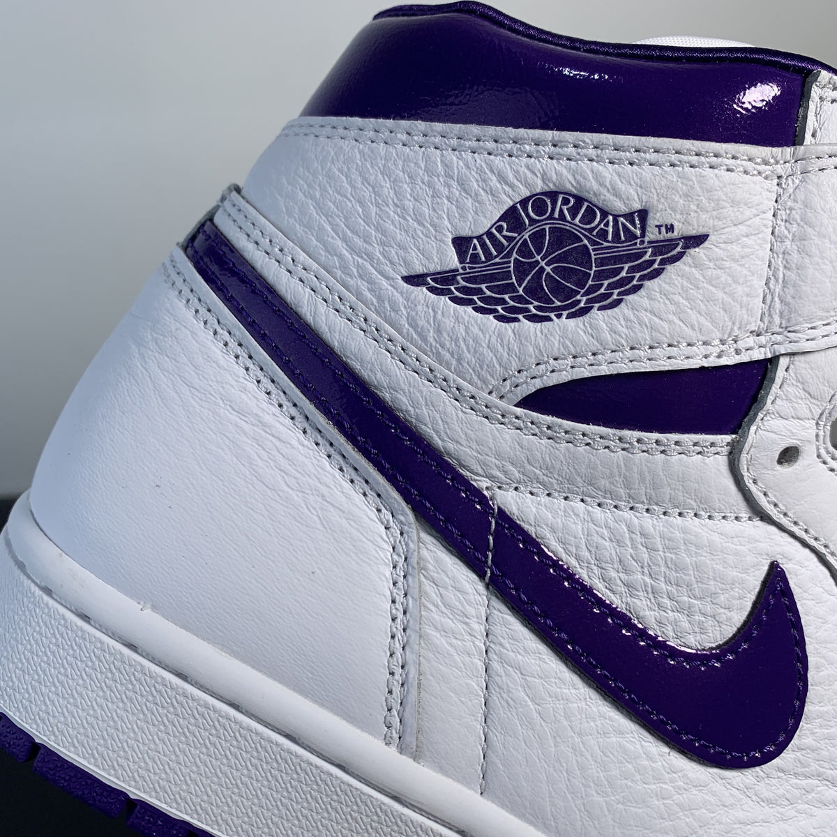 Air Jordan 1 High OG -Court Purple-