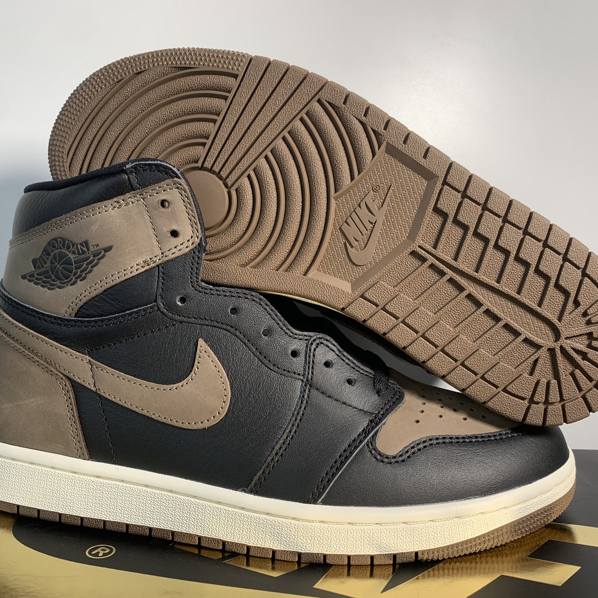 Air Jordan 1 High OG Palomino