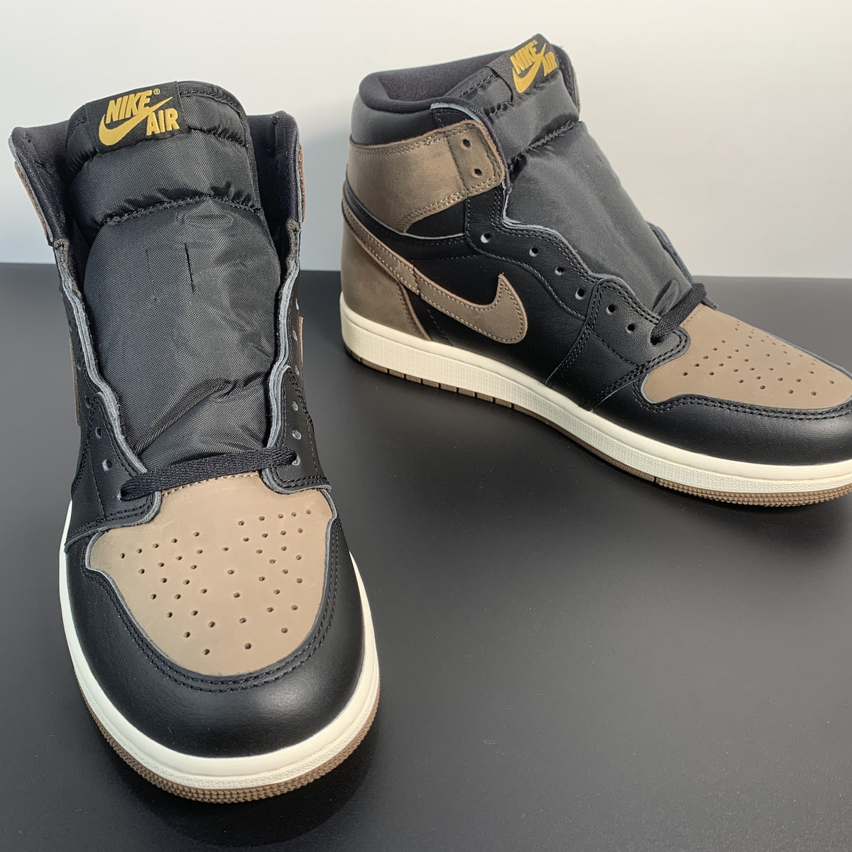 Air Jordan 1 High OG Palomino