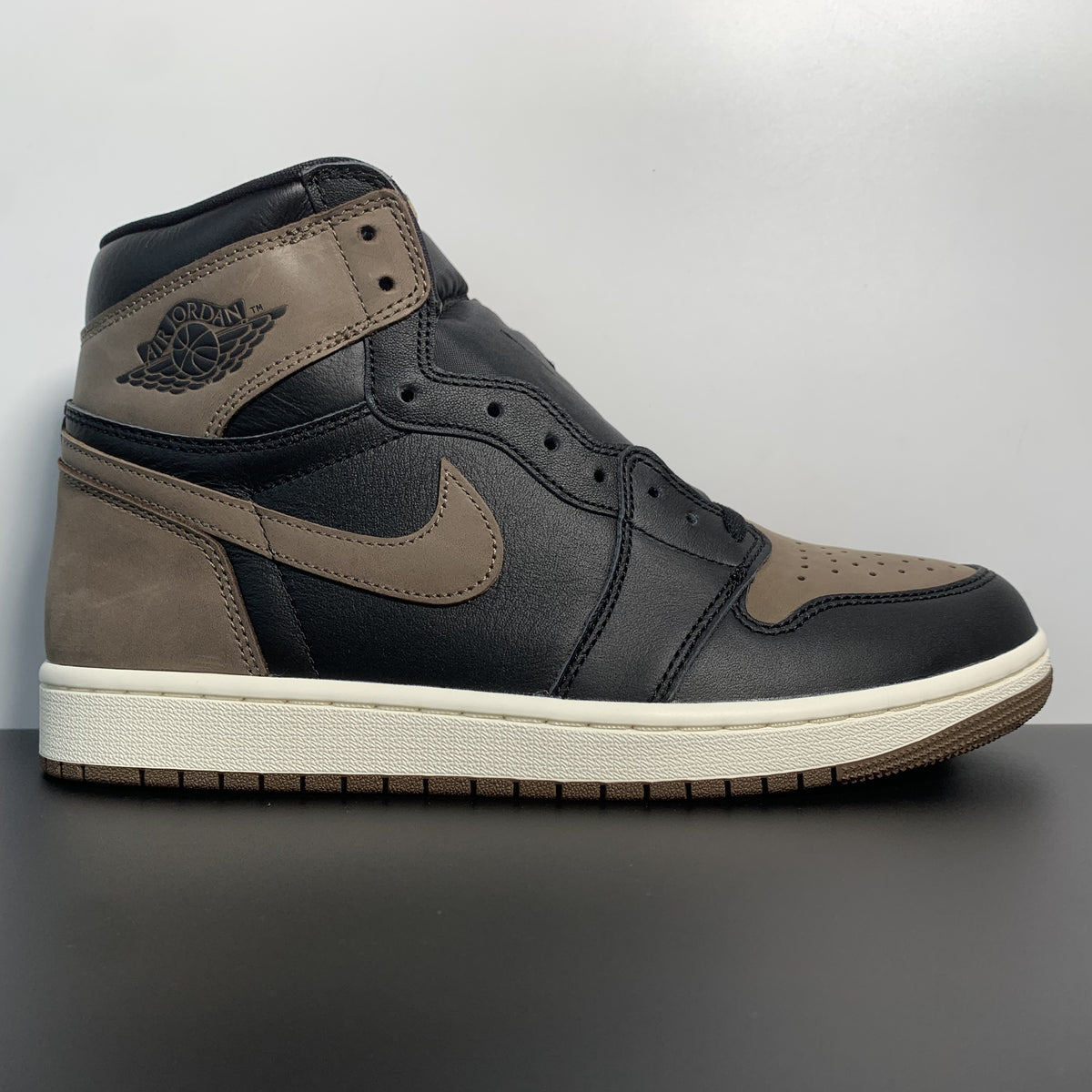 Air Jordan 1 High OG Palomino