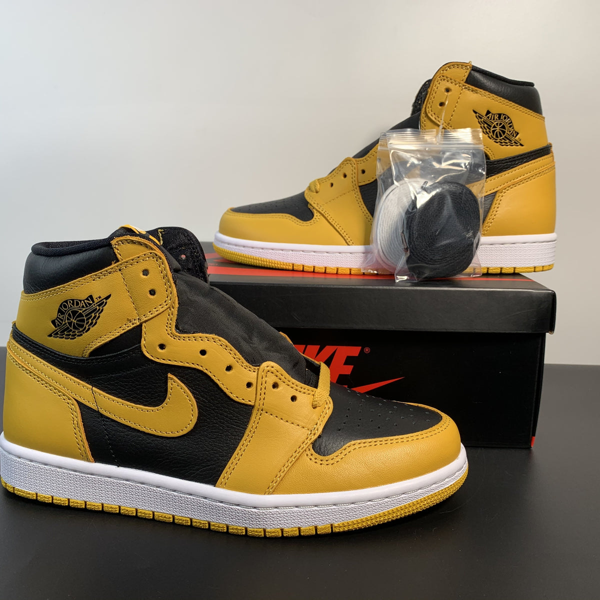 Air Jordan 1 High OG Pollen AJ1