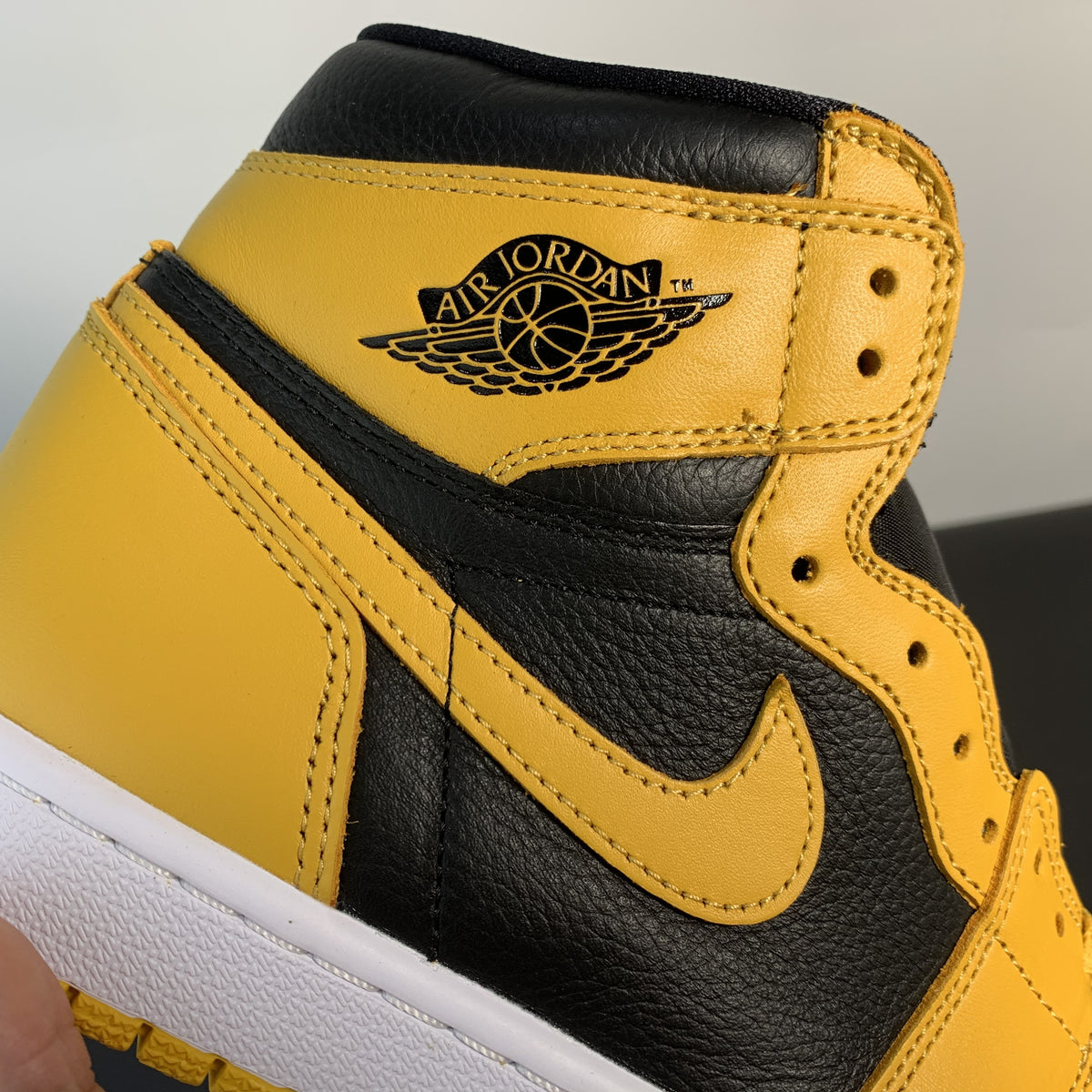 Air Jordan 1 High OG Pollen AJ1