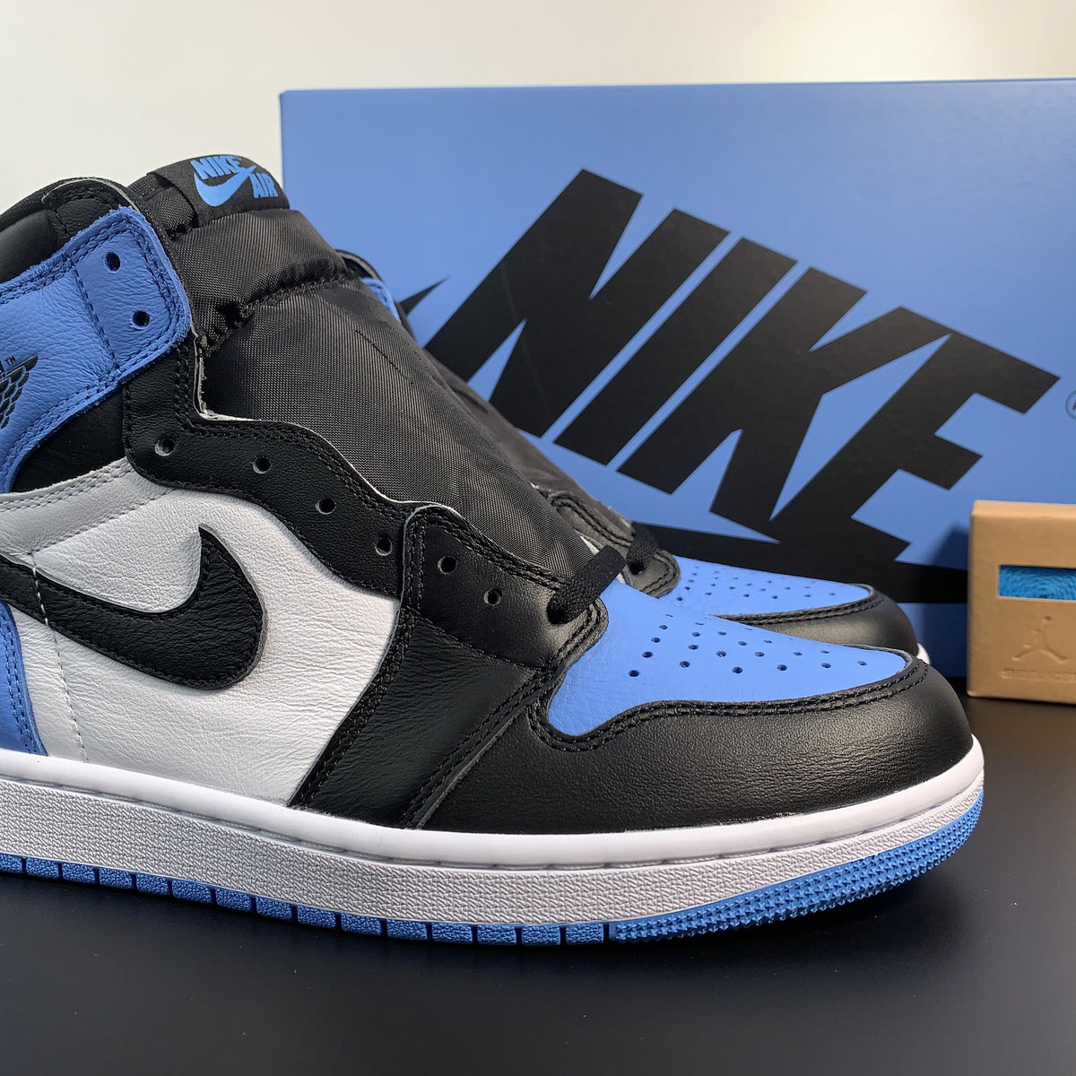 Air Jordan 1 High OG -University Blue- unc toe 
