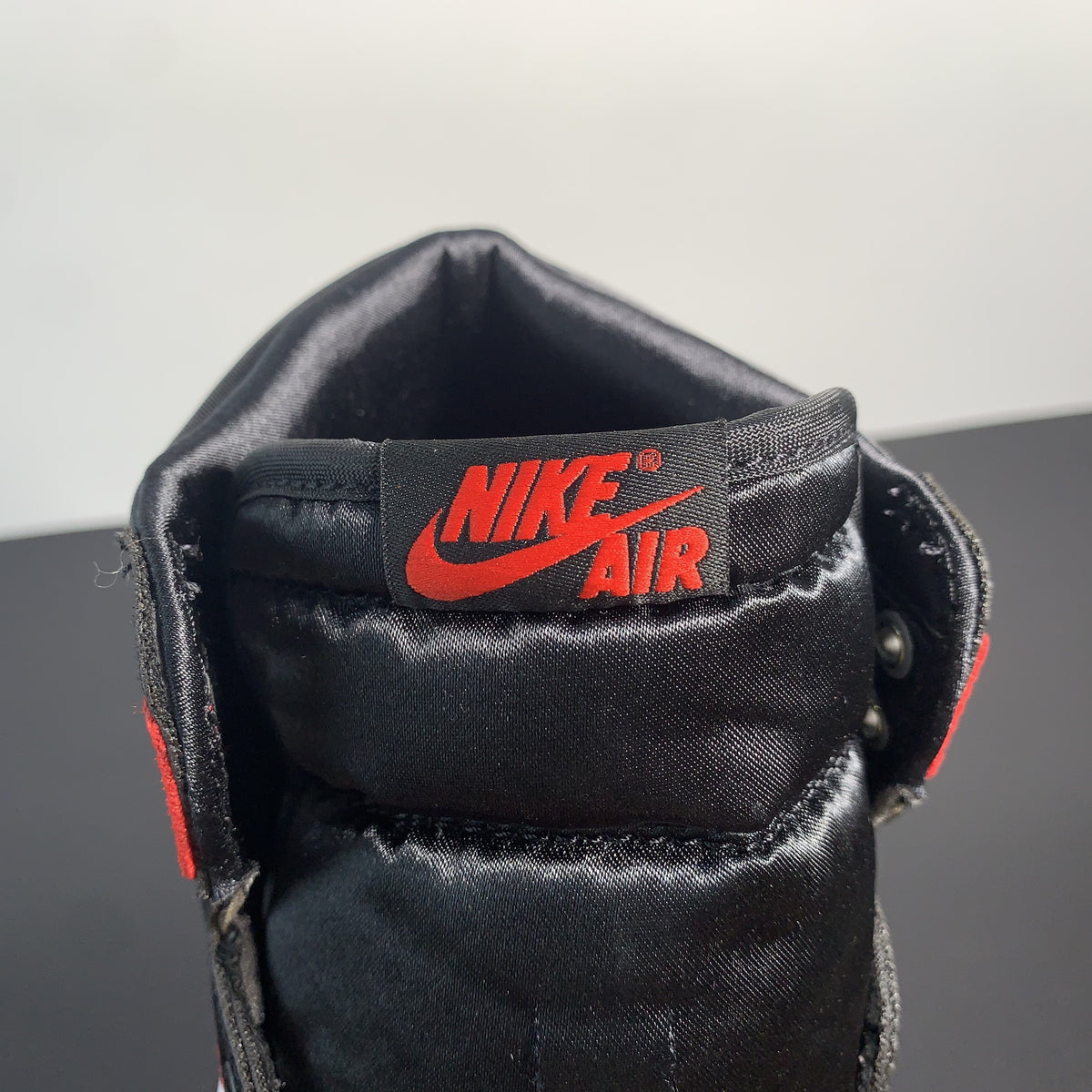 Air Jordan 1 High OG WMNS “Satin Bred”