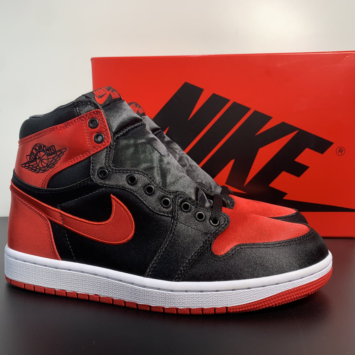 Air Jordan 1 High OG WMNS “Satin Bred”