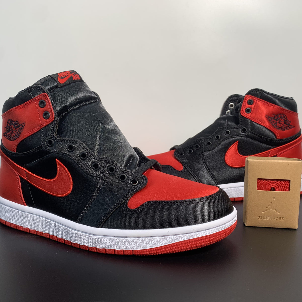 Air Jordan 1 High OG WMNS “Satin Bred”