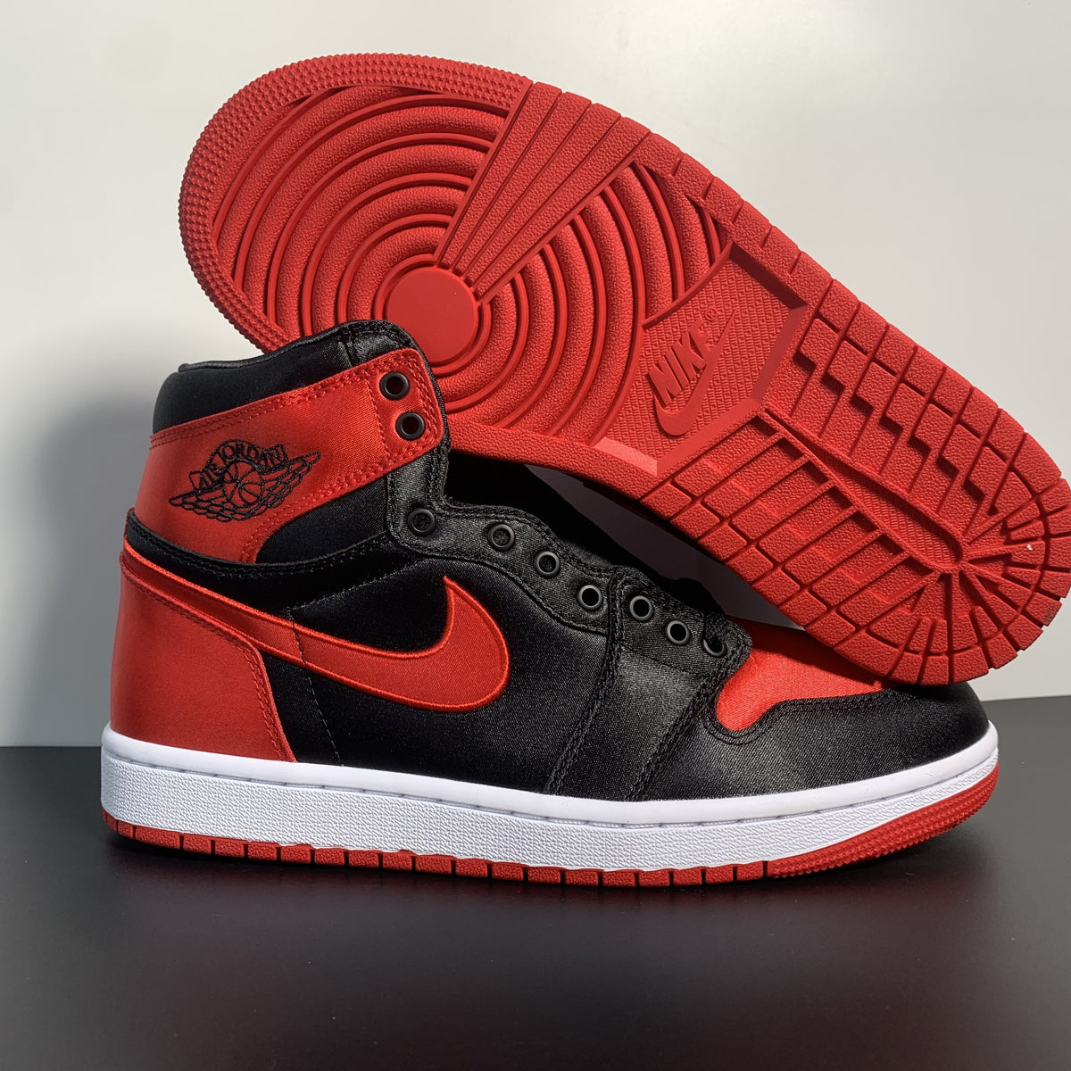 Air Jordan 1 High OG WMNS “Satin Bred”