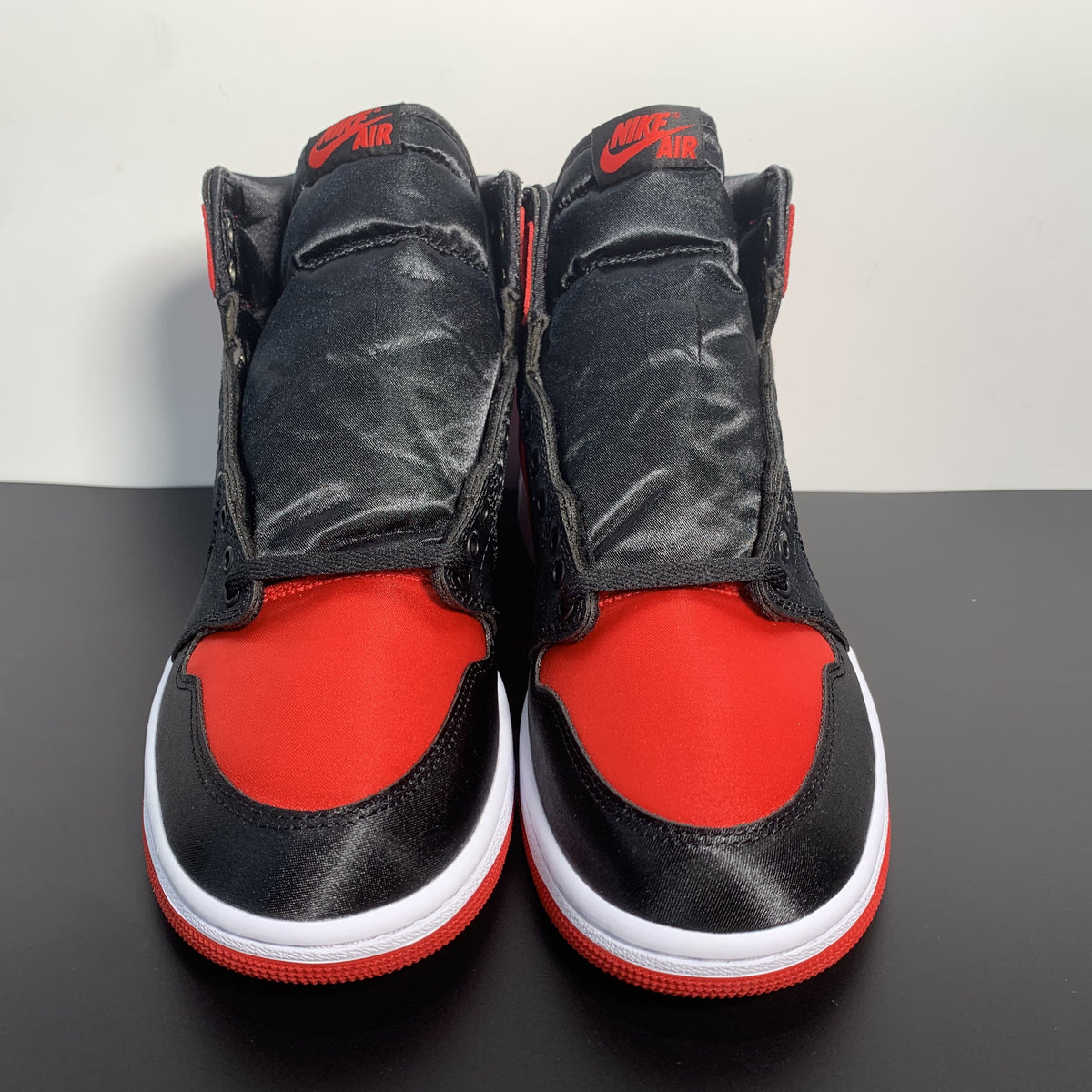 Air Jordan 1 High OG WMNS “Satin Bred”