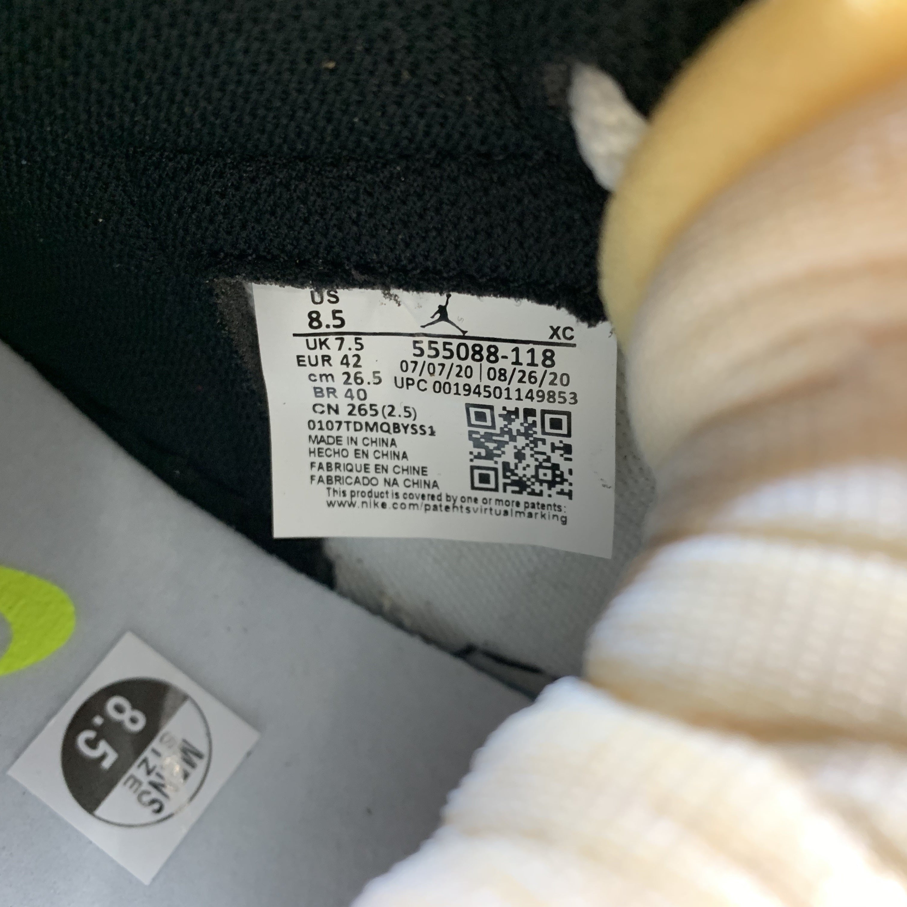 Air Jordan 1 Retro “Volt Gold”