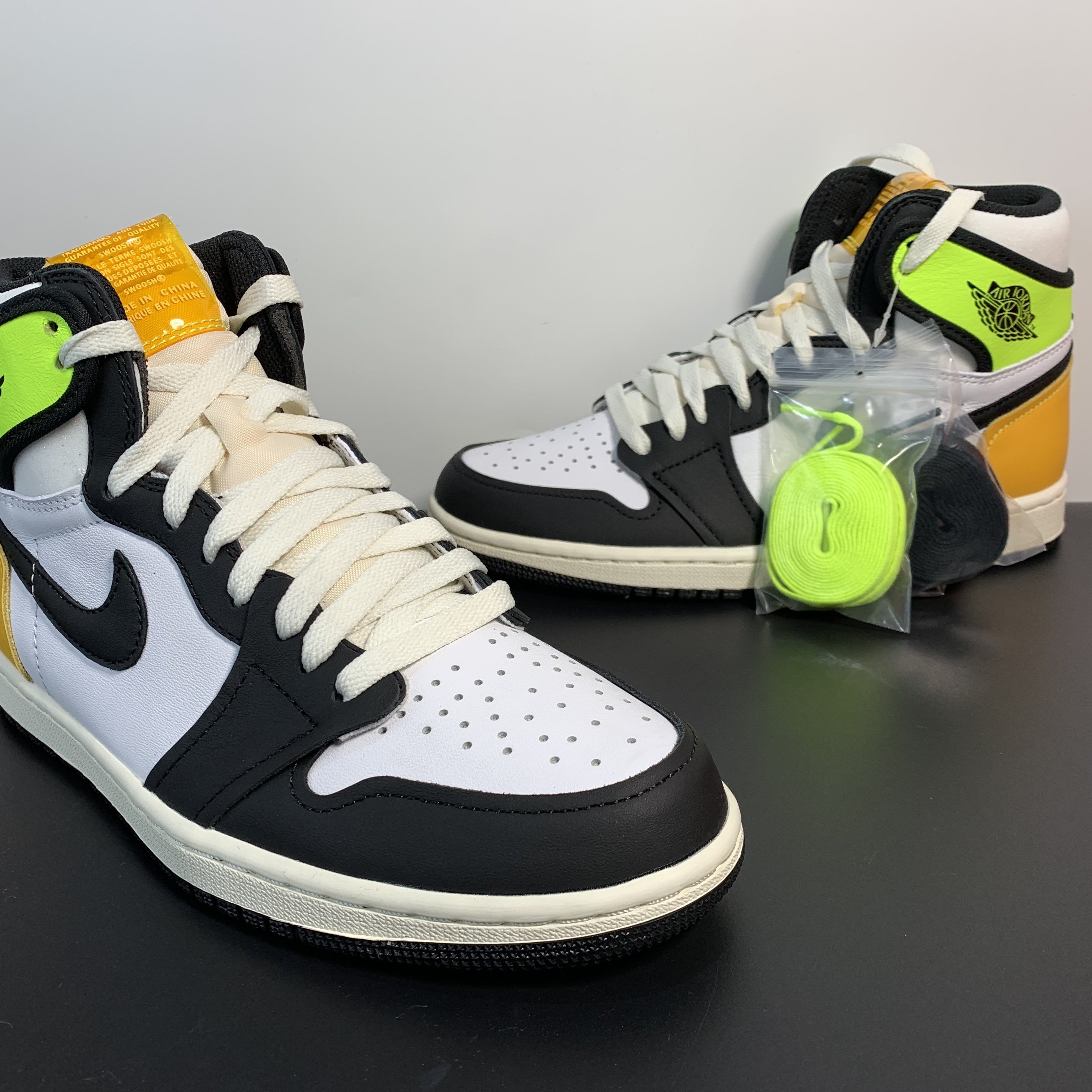 Air Jordan 1 Retro “Volt Gold”
