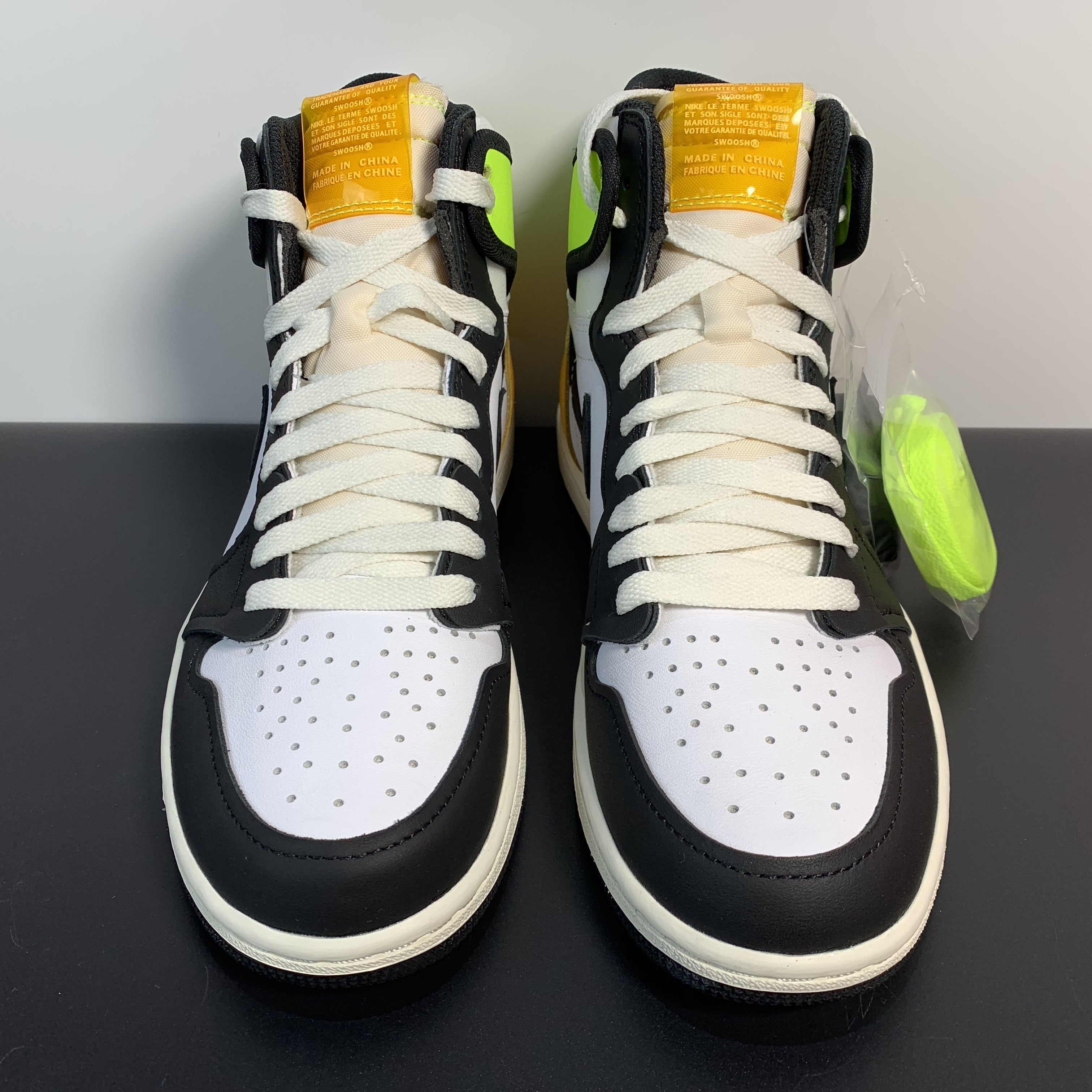Air Jordan 1 Retro “Volt Gold”