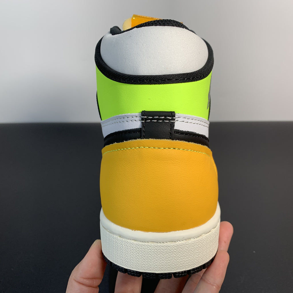 Air Jordan 1 Retro “Volt Gold”