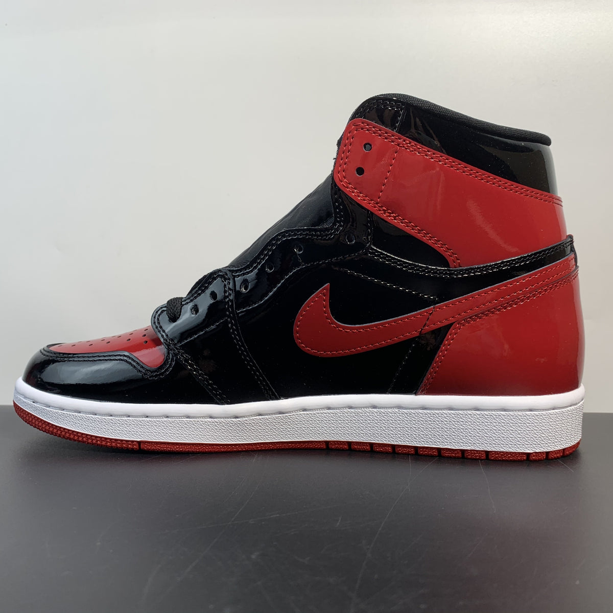 Air Jordan 1 Retro High OG “Bred Patent”