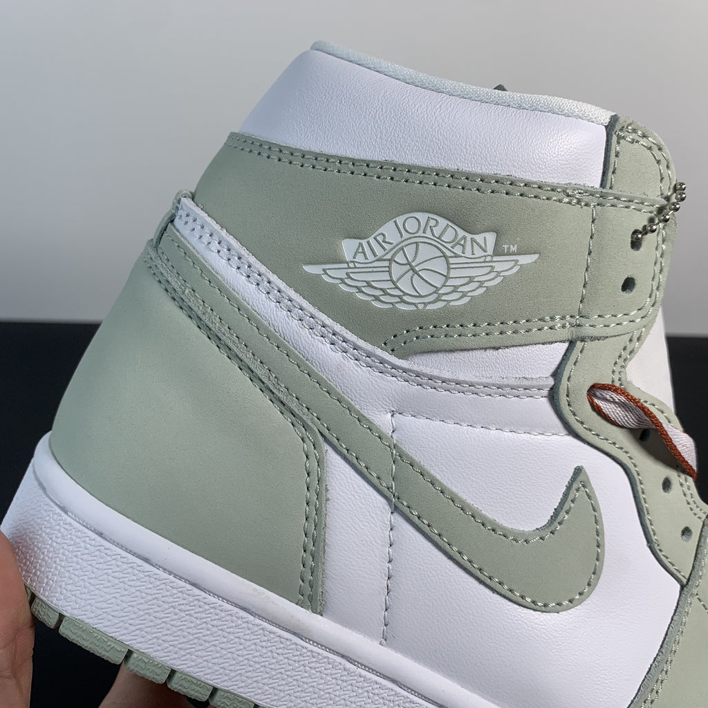 Air Jordan 1 Retro High OG“Seafoam”
